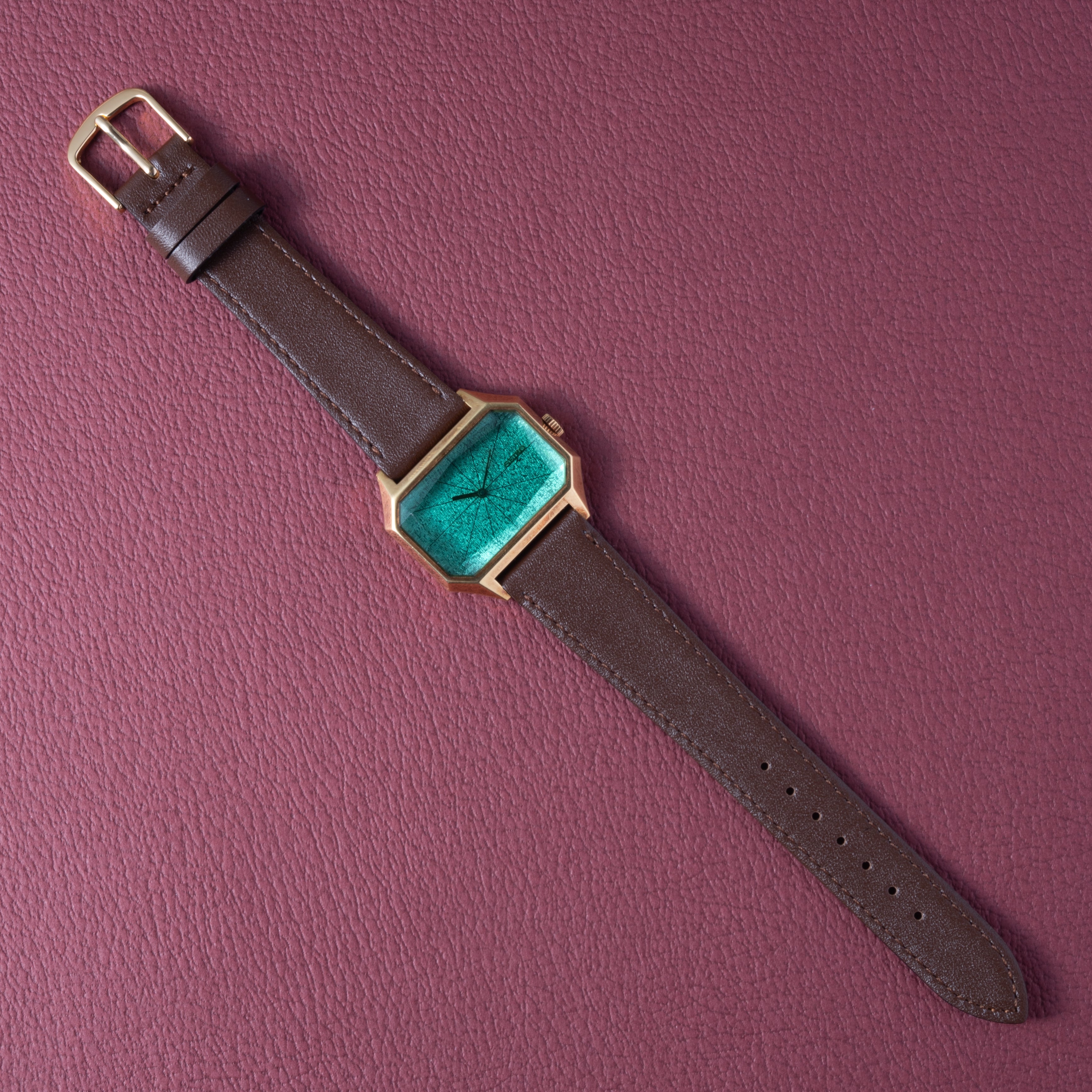 セイコー 18金無垢シャリオ 1973年製 カラーガラス 槌目ダイヤル 手