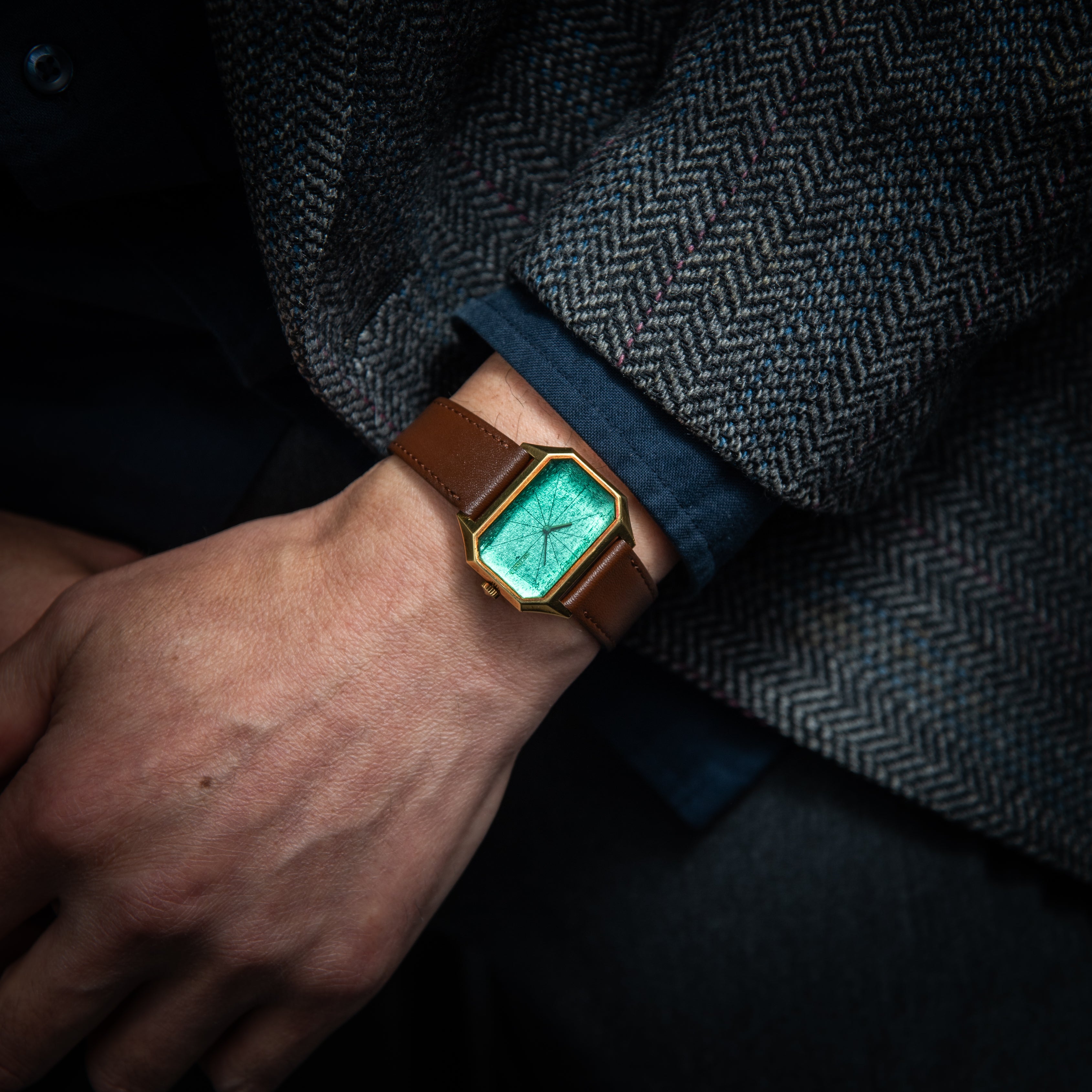 セイコー 18金無垢シャリオ 1973年製 カラーガラス 槌目ダイヤル 手