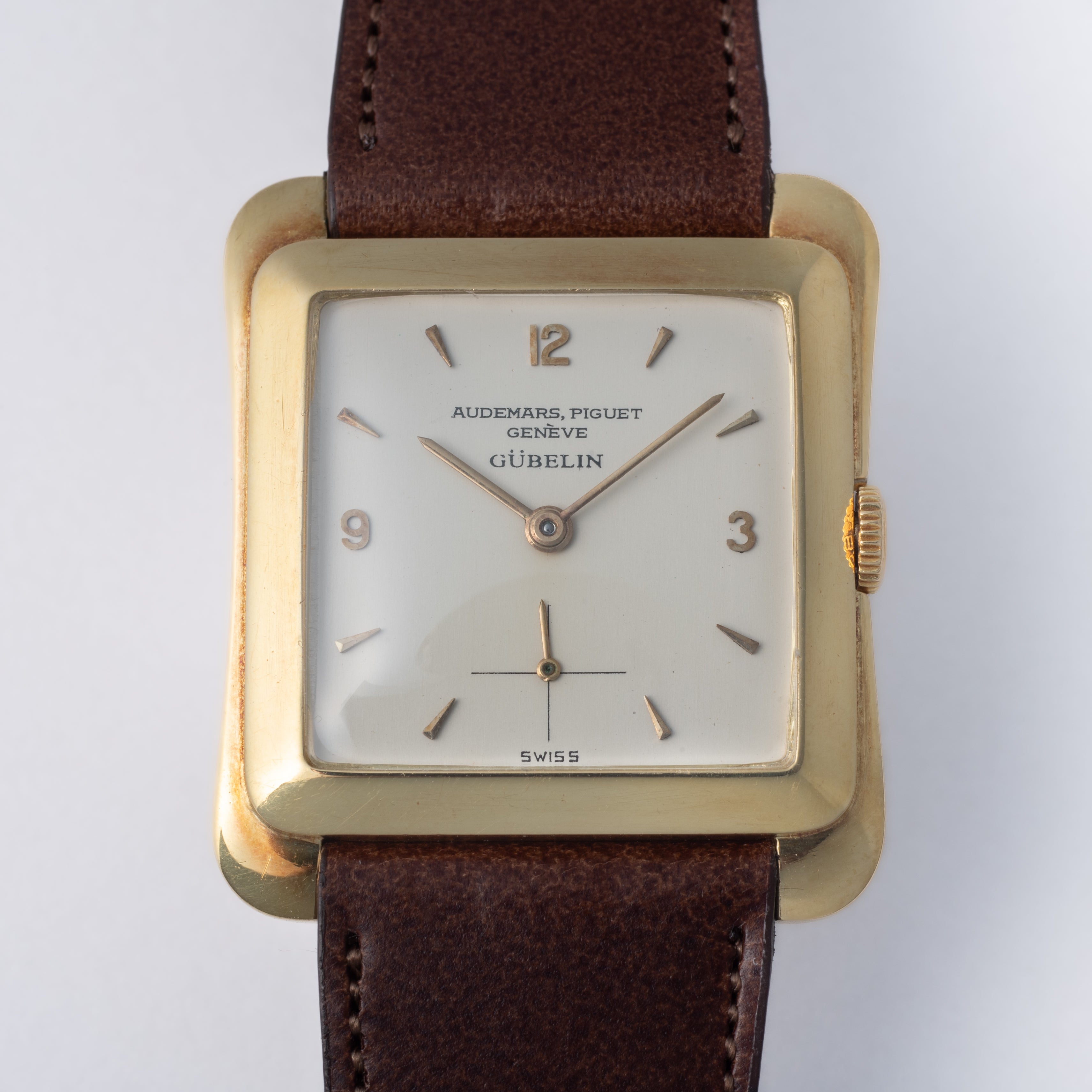 オーデマ・ピゲ 18金無垢スクエアケース ウルトラシン ギュブランWネーム 1950年代製 手巻きCal.2001