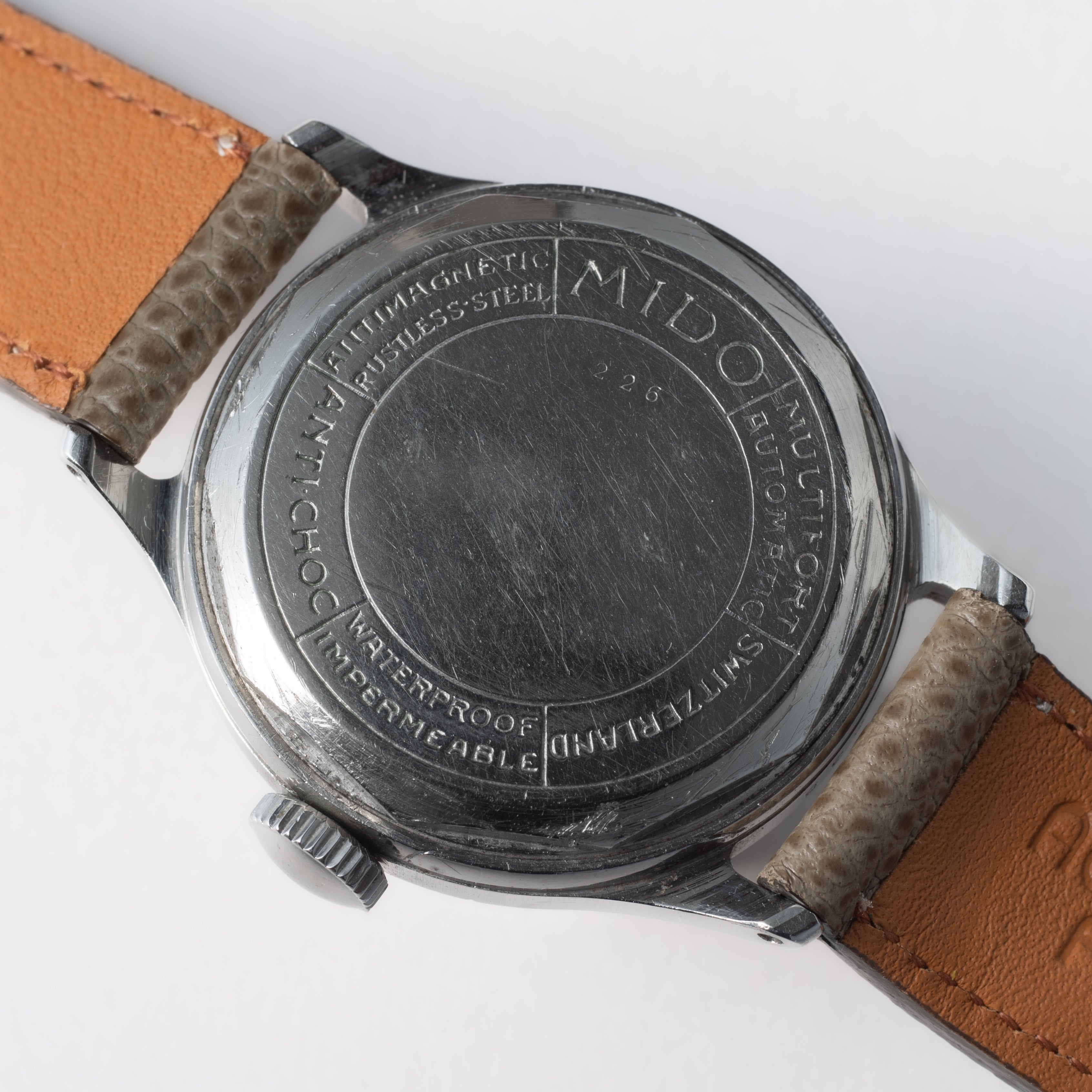 ミドー　MIDO レディース 自動巻き　1960年代 MIDO、1960年代のデコンプレッション タイマーにGMT機能を搭載