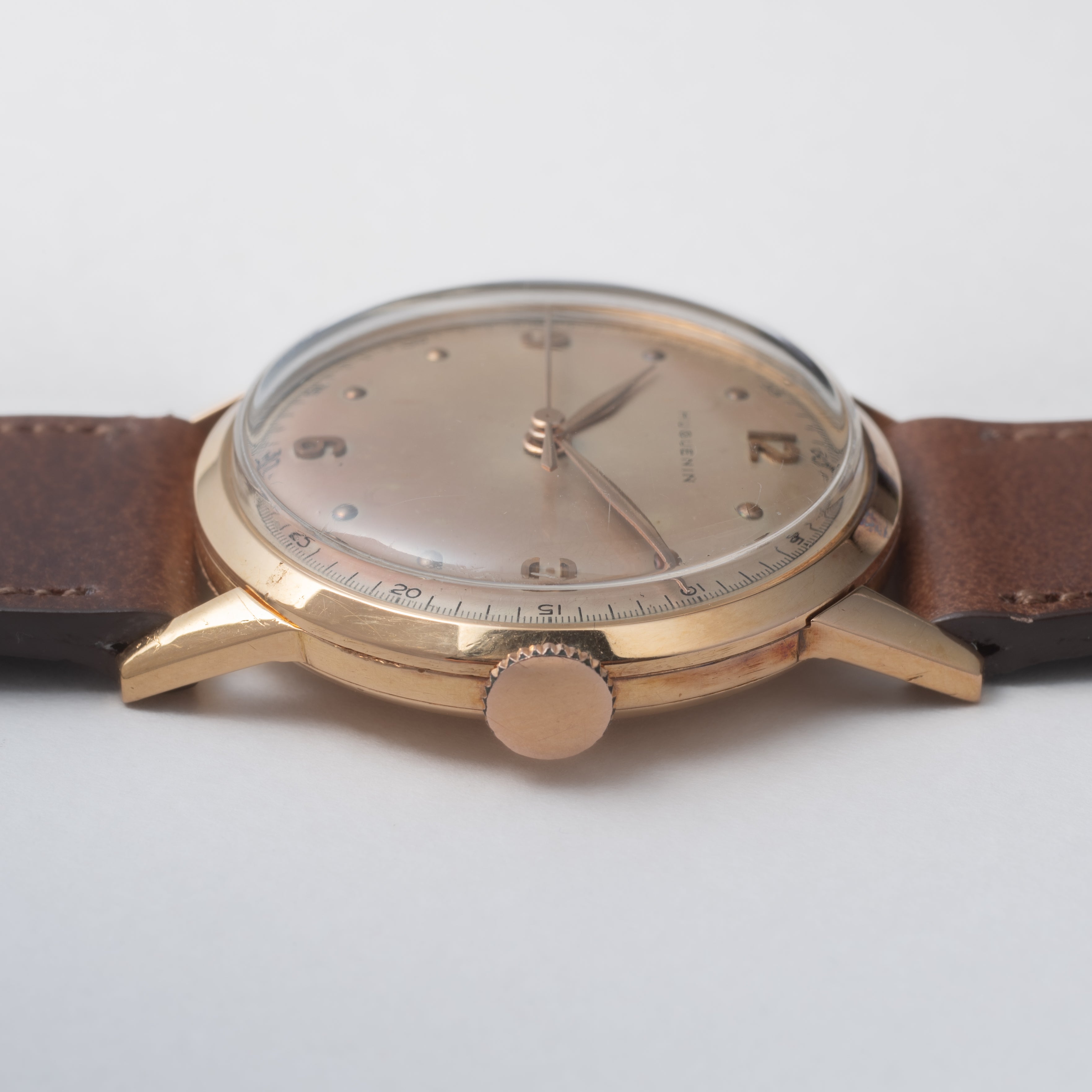 HUGUENIN 18金無垢ピンクゴールドケース 1950年代製 手巻き Cal. 1080