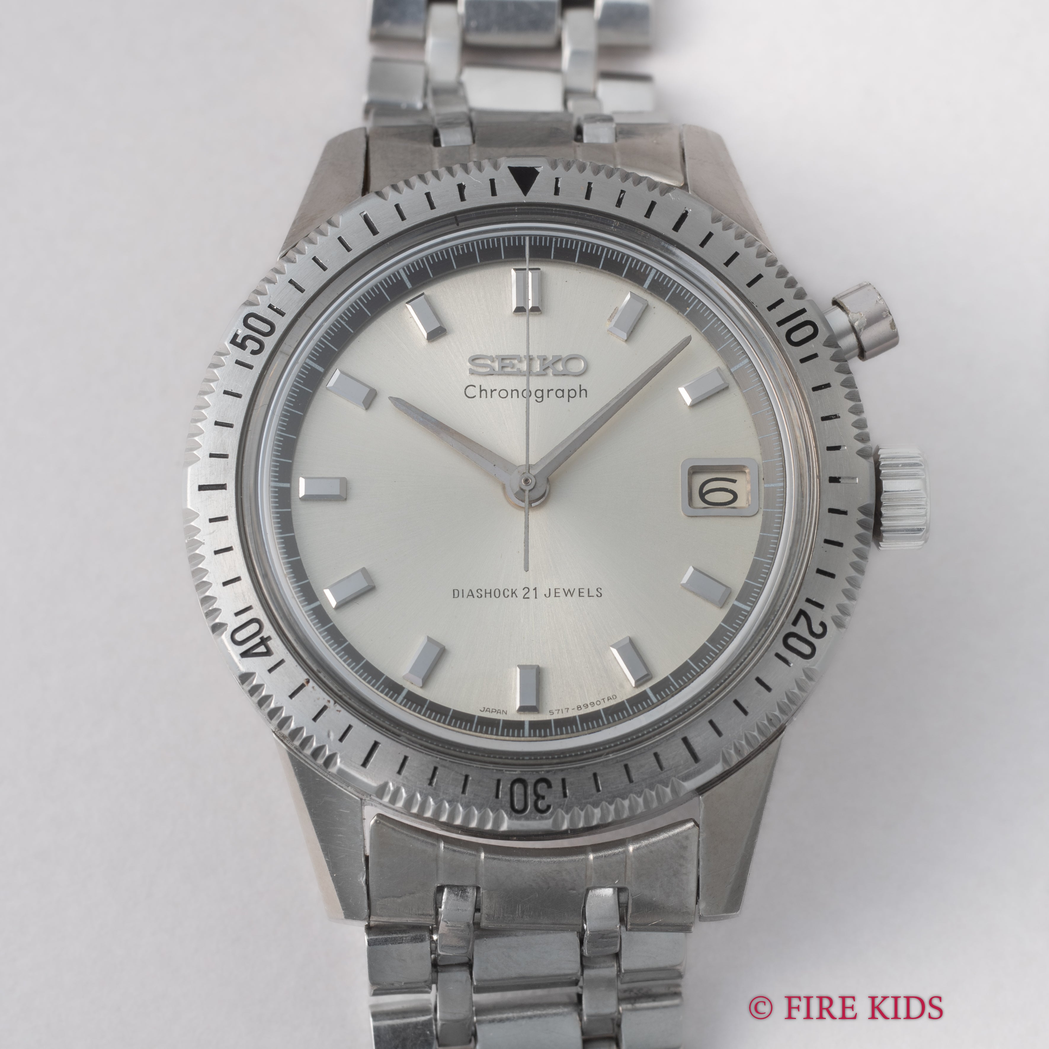 セイコー ワンプッシュクロノ 1964年製 Ref.5717-8990 手巻き カレンダー付き ステンレスベゼル 純正ブレス付き