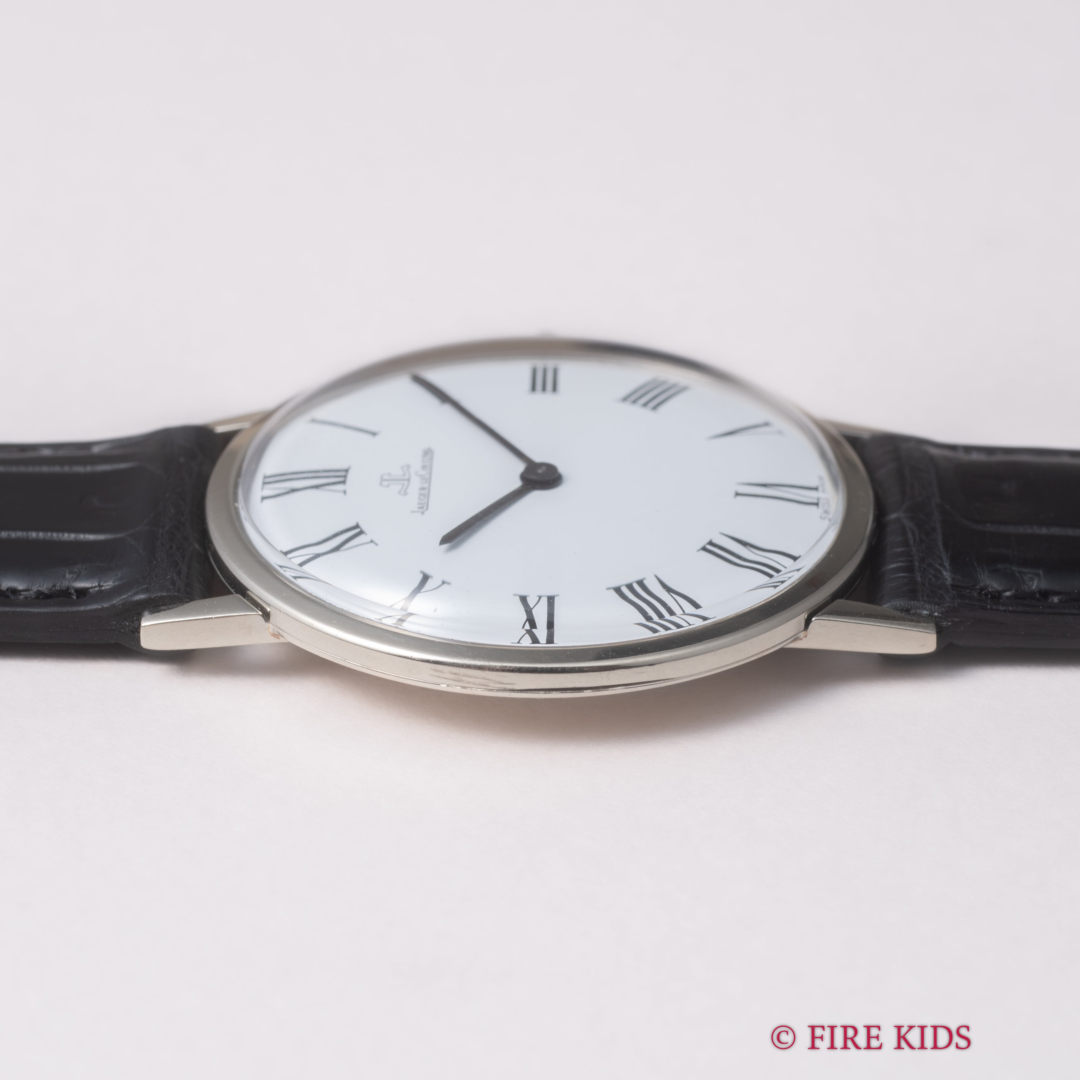 ジャガー・ルクルト 18金無垢ホワイトゴールドウルトラシン 1970年代製 ホワイトローマンダイヤル 手巻 Cal.P838