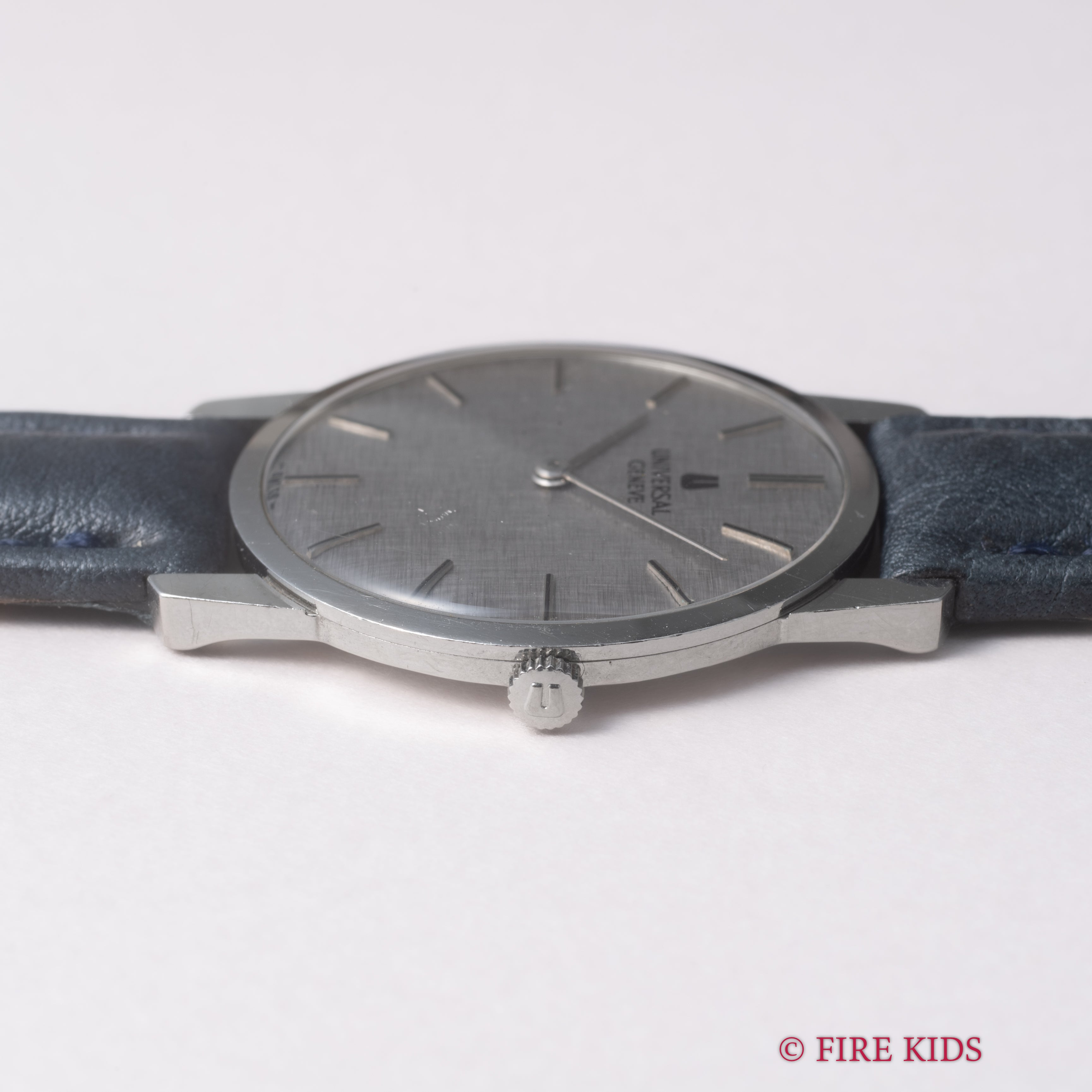 ユニバーサルジュネーブ アルテッセ リネンダイアル 1970年代製 薄型手巻 Ref.842 101 Cal.1-42