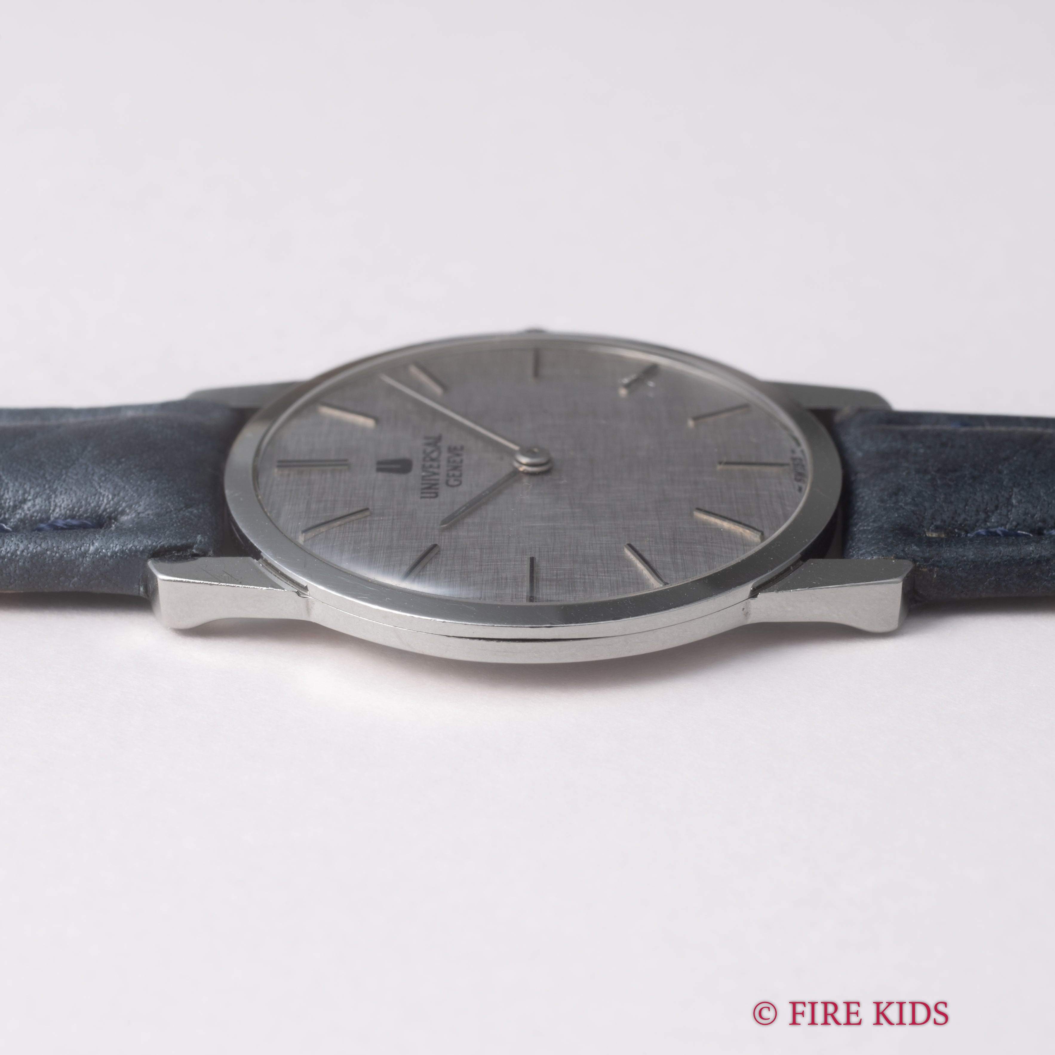 ユニバーサルジュネーブ アルテッセ リネンダイアル 1970年代製 薄型手巻 Ref.842 101 Cal.1-42