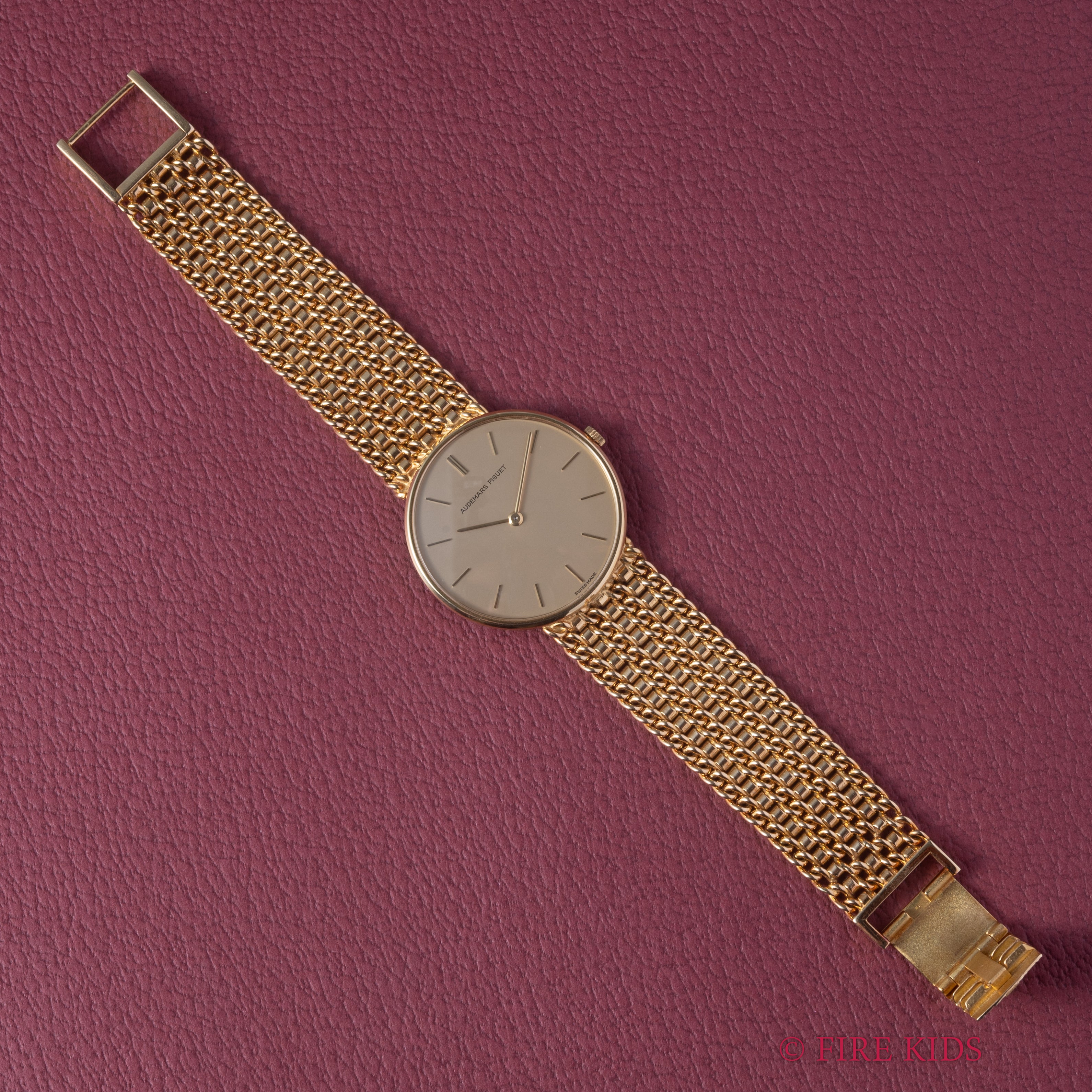 アイドル mzk1812 オーデマ・ピゲ ウルトラシン 18金無垢ドレスウォッチ 1980年代