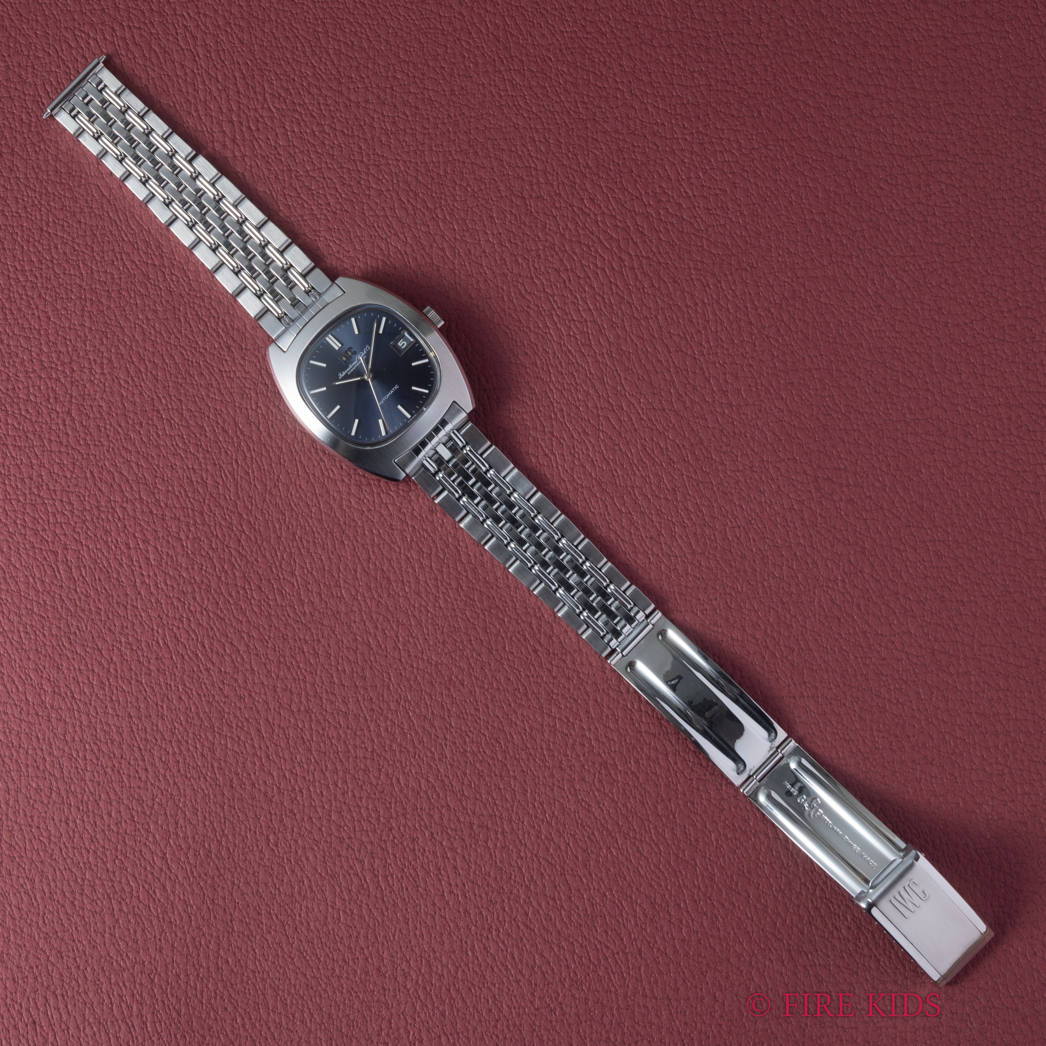 IWC TVスクリーン 1974年製 ブルーダイヤル ペラトン式自動巻Cal.8541B 純正ブレス付き