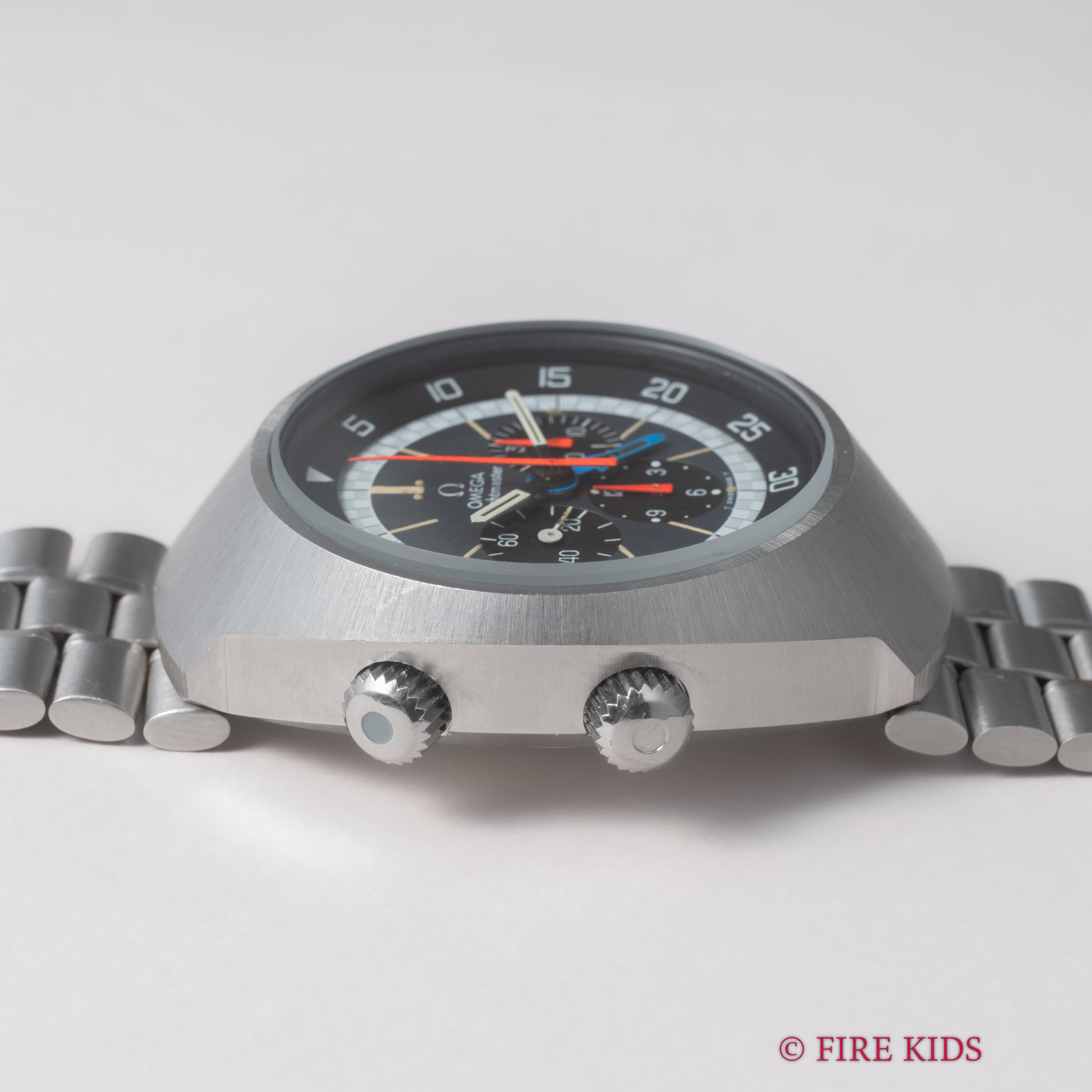 オメガ フライトマスター 後期型 1972年製 Ref.145.026 手巻クロノグラフ Cal.911 オレンジ針 純正ブレス