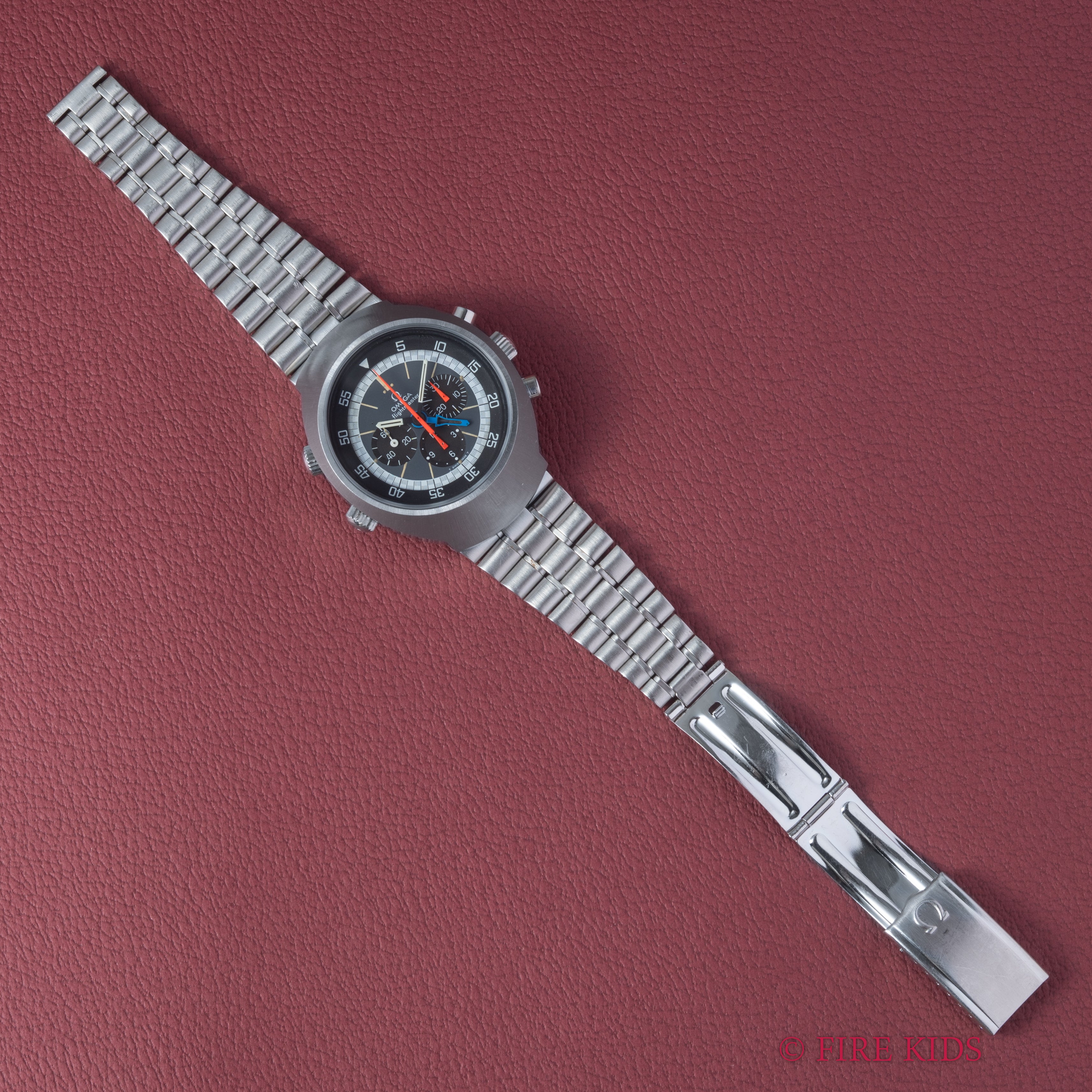 オメガ フライトマスター 後期型 1972年製 Ref.145.026 手巻クロノグラフ Cal.911 オレンジ針 純正ブレス