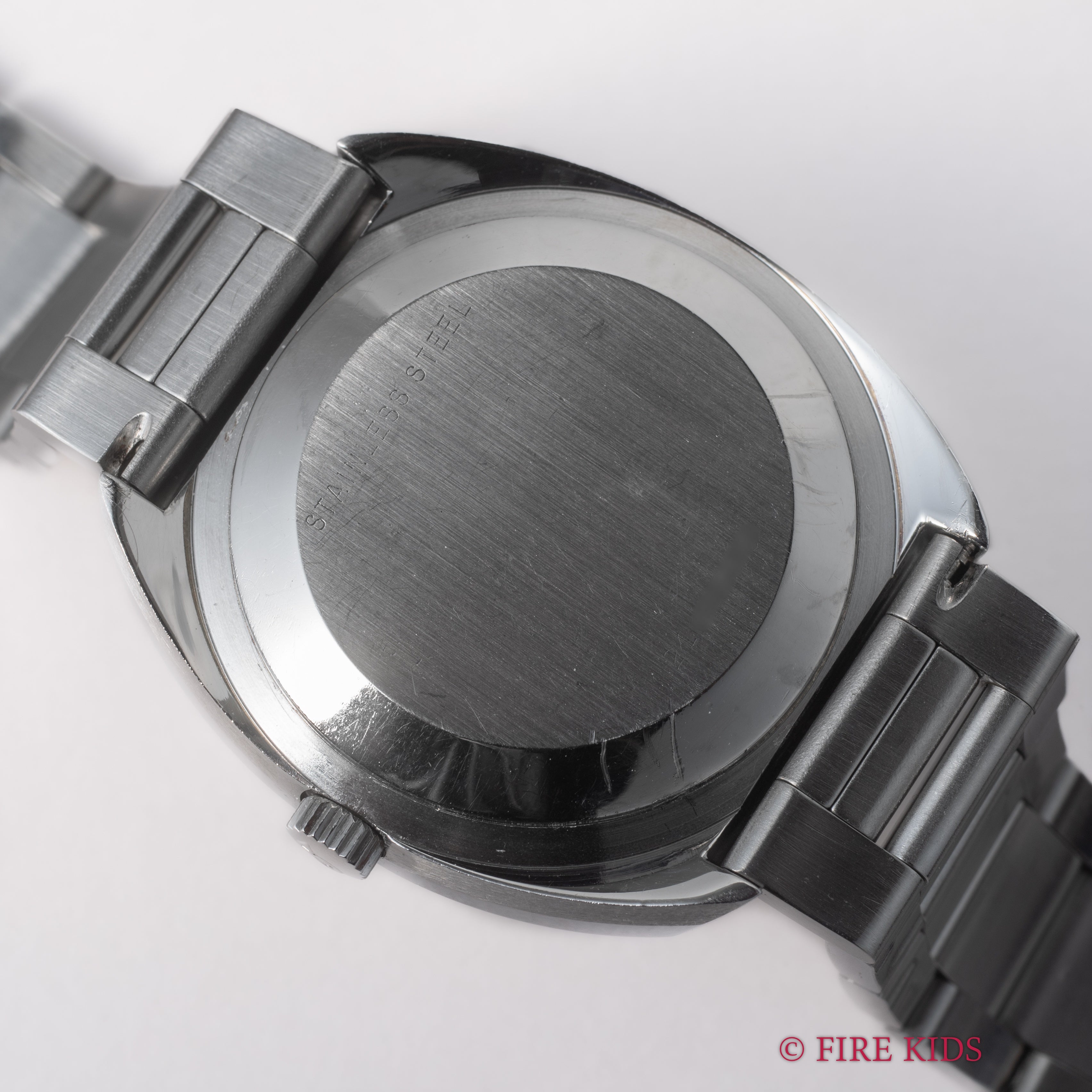 IWC ブルーダイヤル オーバルケース 1974年製 トノーケース 純正3連ブレス