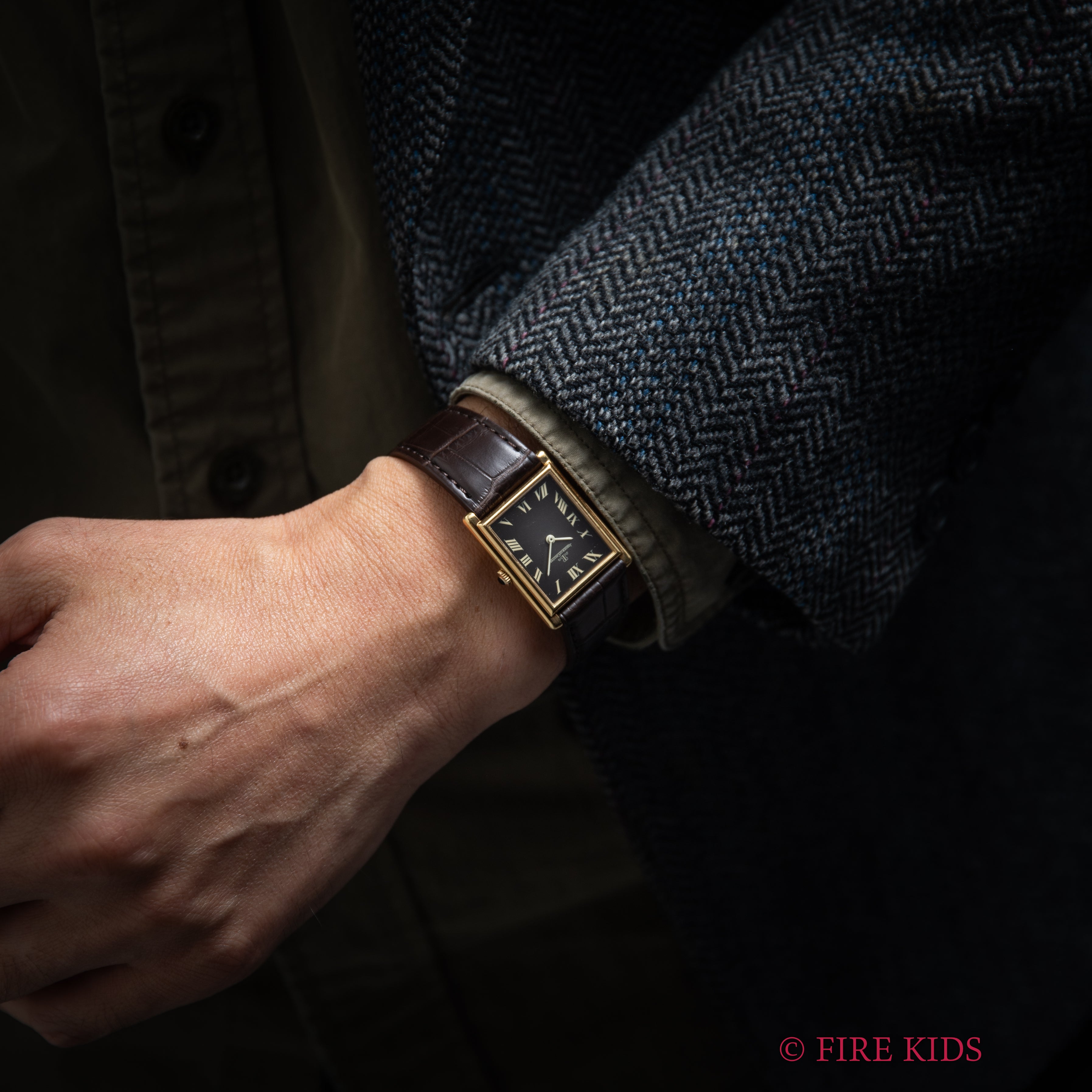 ジャガー・ルクルト 18金無垢イエローゴールド タンク型ケース 1980年代製 手巻き Cal.841