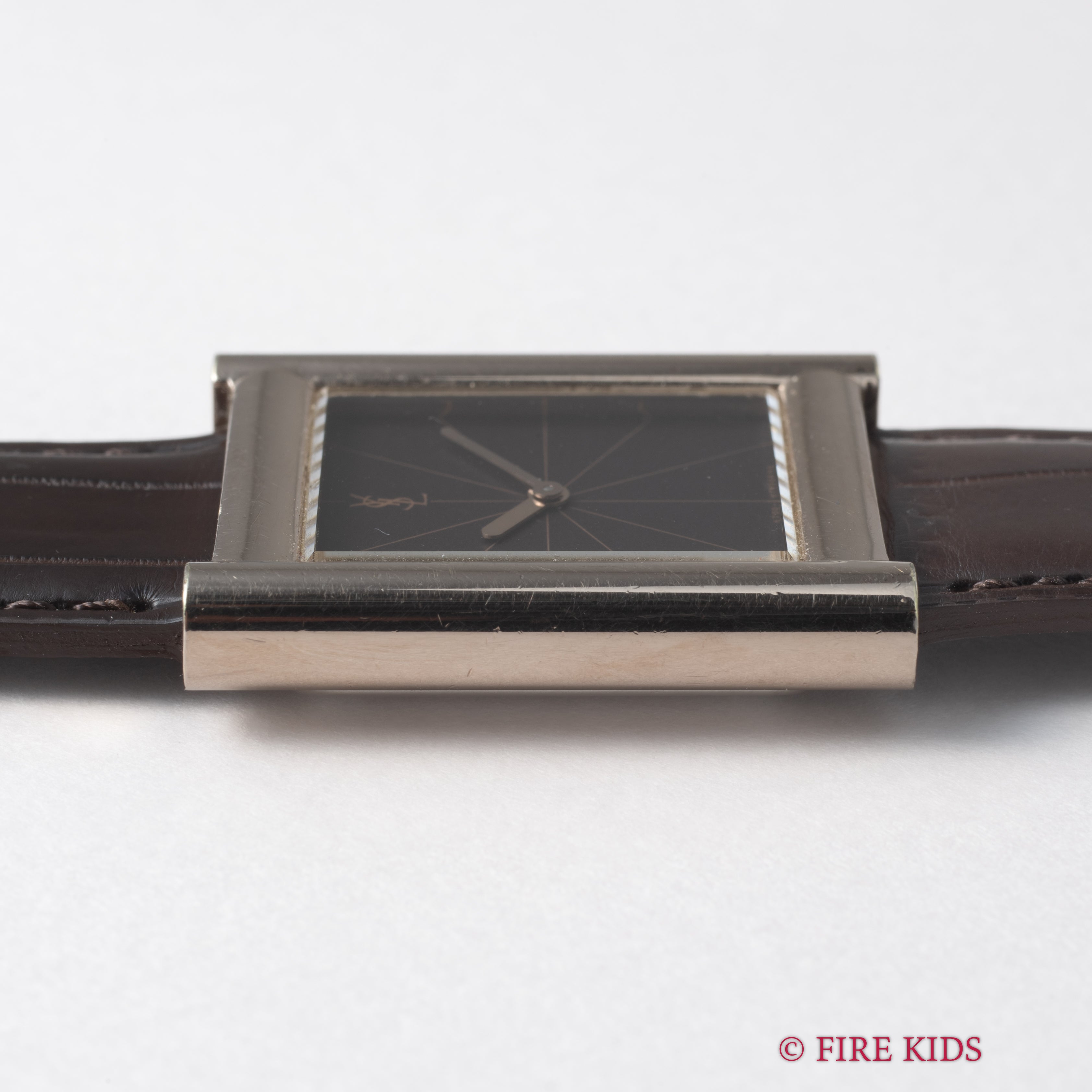 イヴサンローラン レクタンギュラー 1970年代製 手巻き タンク型