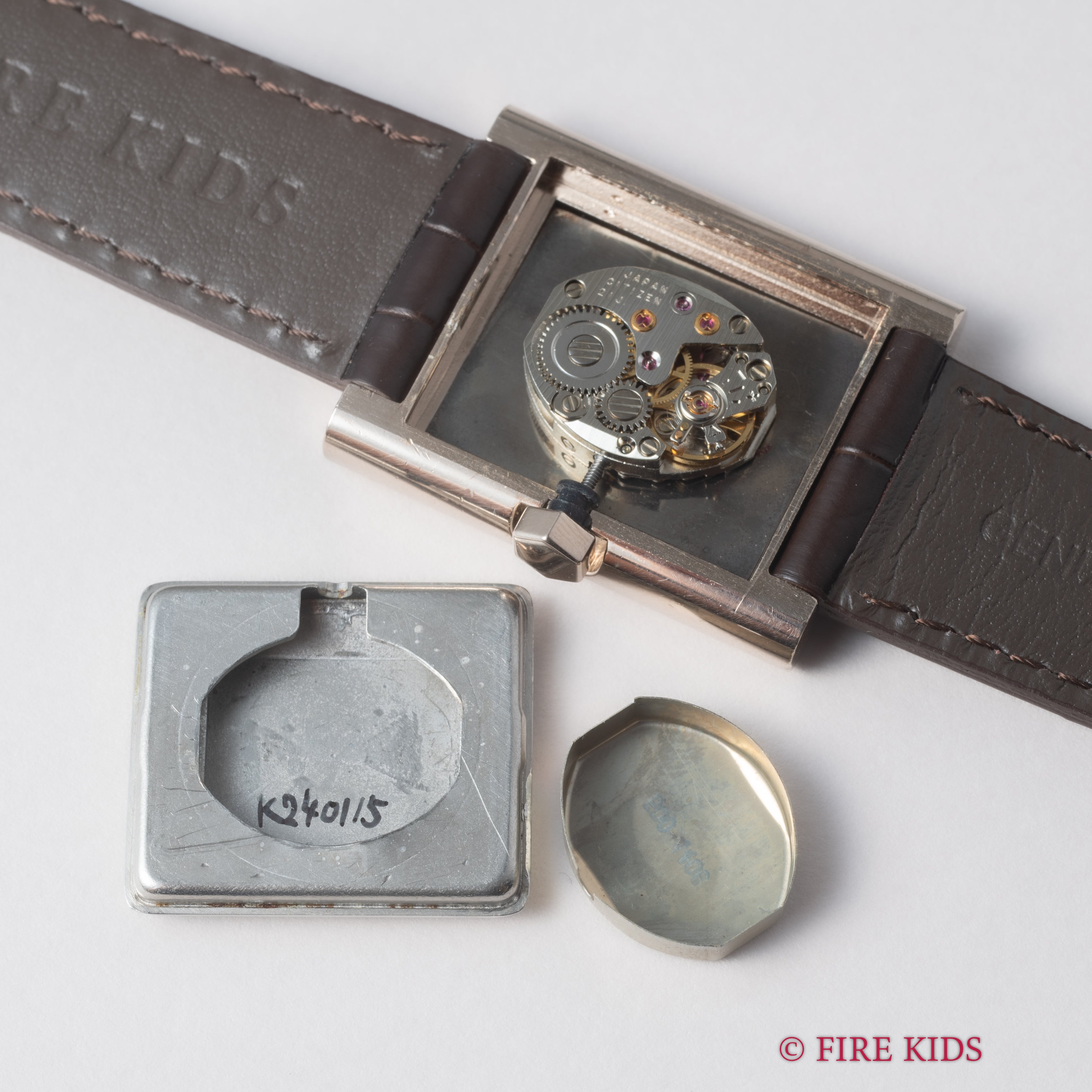 イヴサンローラン レクタンギュラー 1970年代製 手巻き タンク型