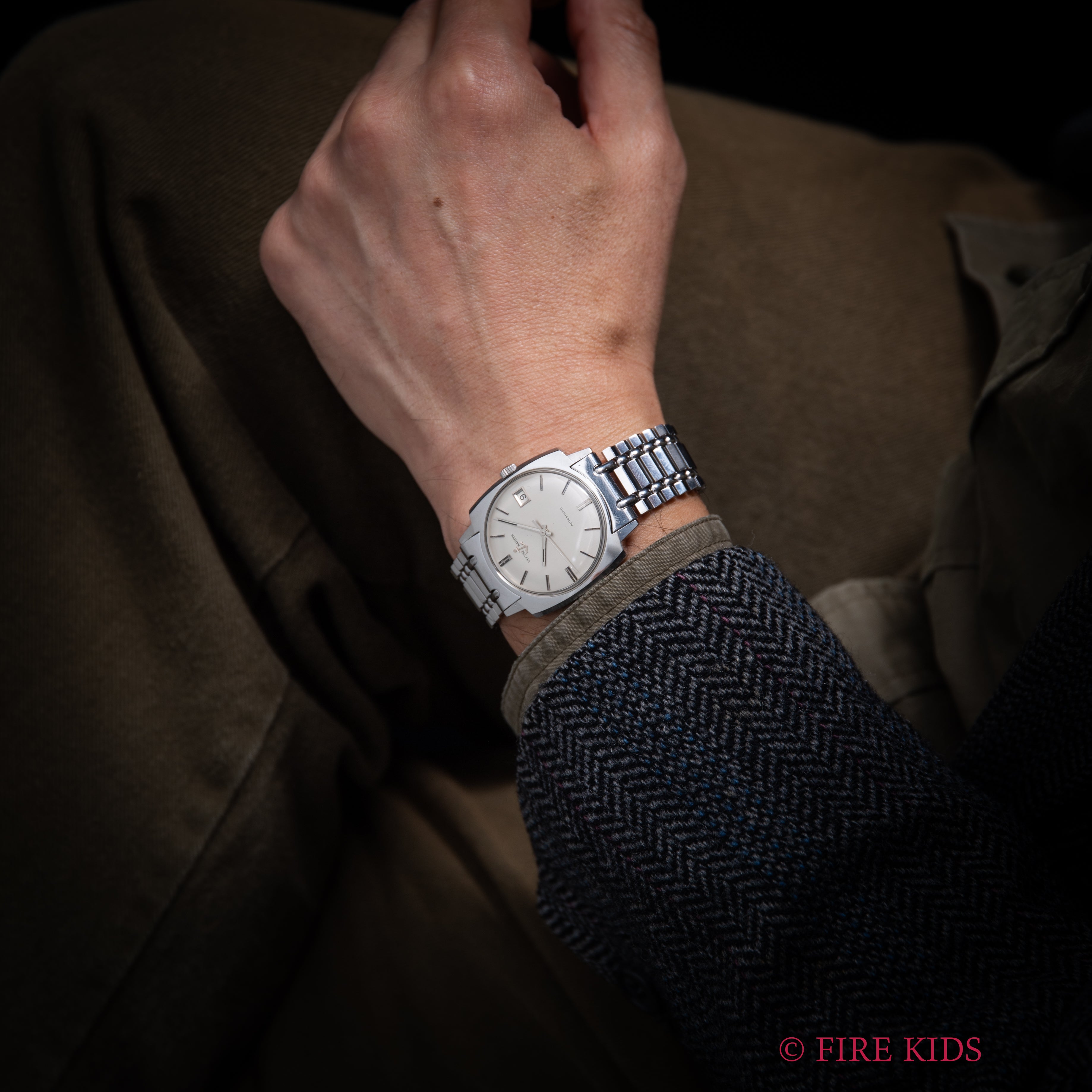 ユリスナルダン 1970年代製 オートマチック 純正ブレス付き クッションケース