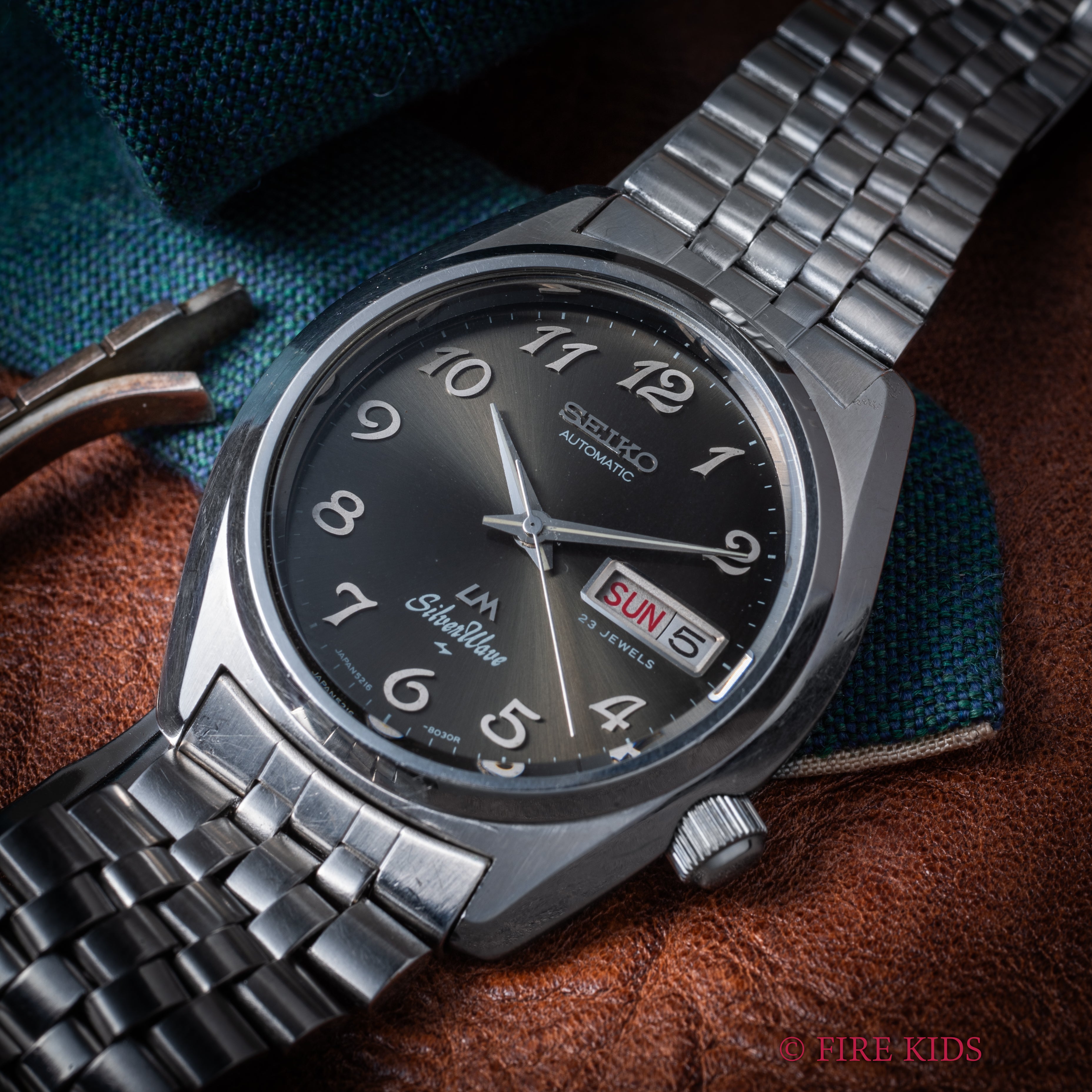 セイコー LM シルバーウェーブ 1976年製 Ref.5216-8030 アラビアダイヤル ねじ込みリューズ 自動巻 純正ブレス付き