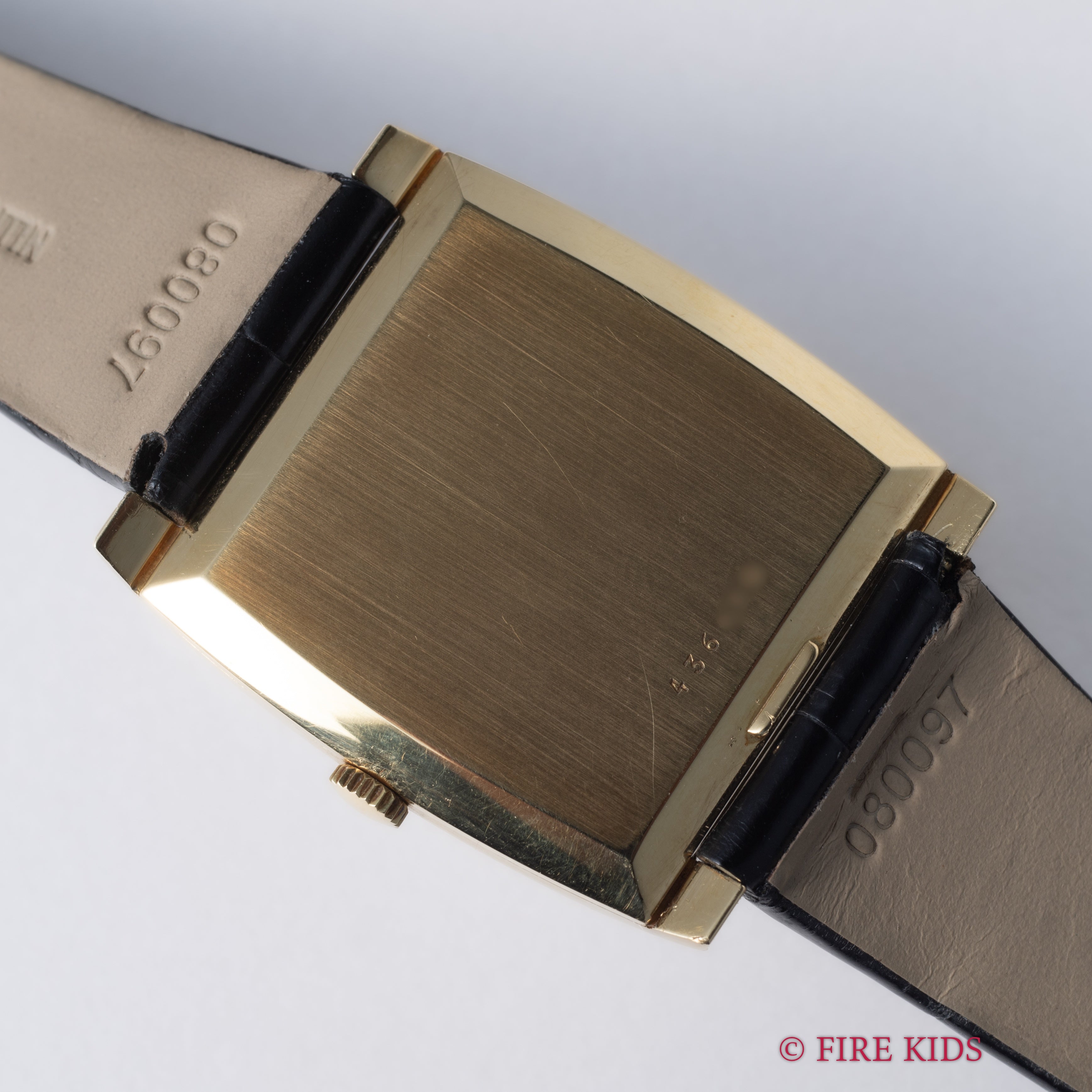 ヴァシュロン・コンスタンタン 18金無垢スクエアケース エクストラフラット 1970年代前半製 手巻 Cal.K1001/2 純正金無垢尾錠