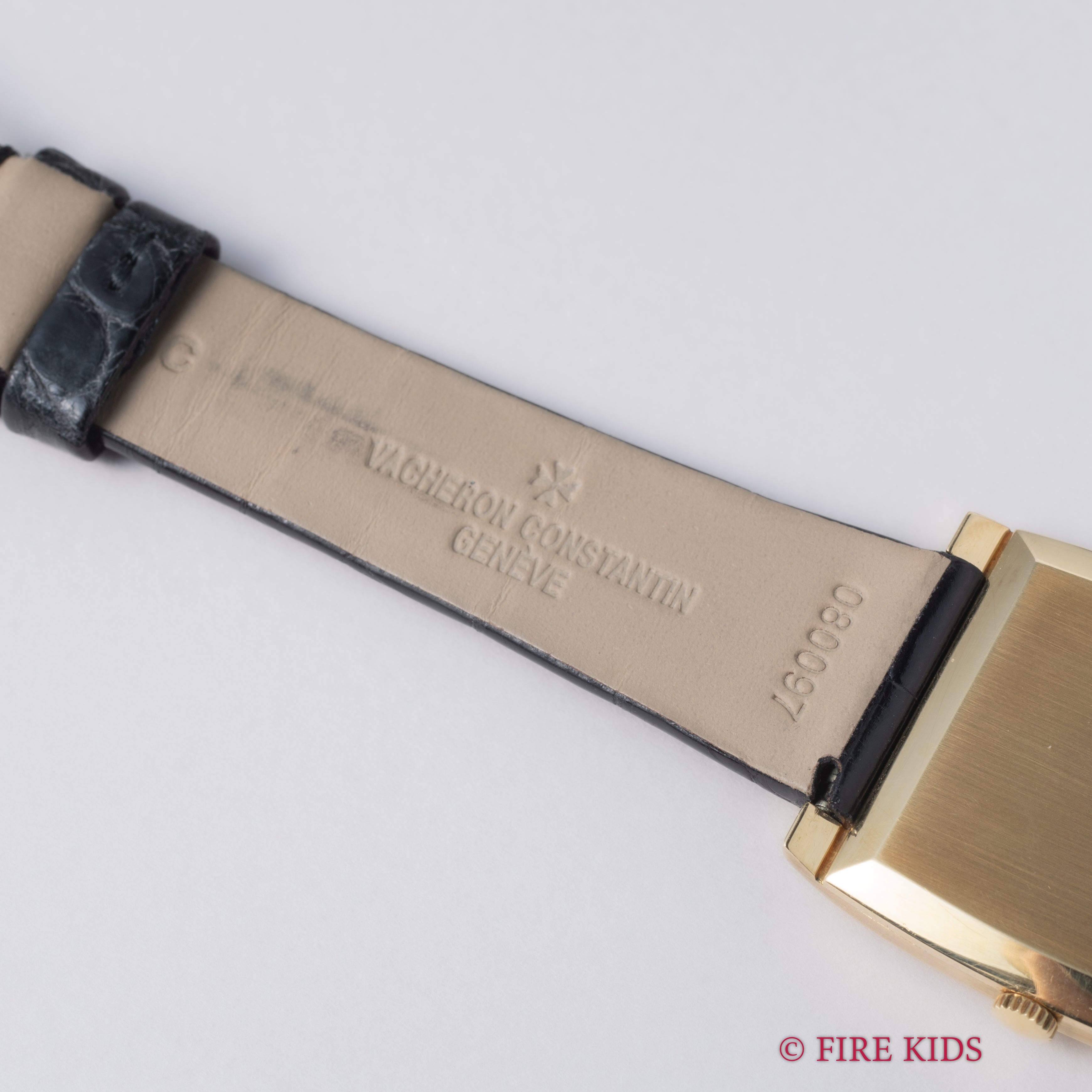 ヴァシュロン・コンスタンタン 18金無垢スクエアケース エクストラフラット 1970年代前半製 手巻 Cal.K1001/2 純正金無垢尾錠