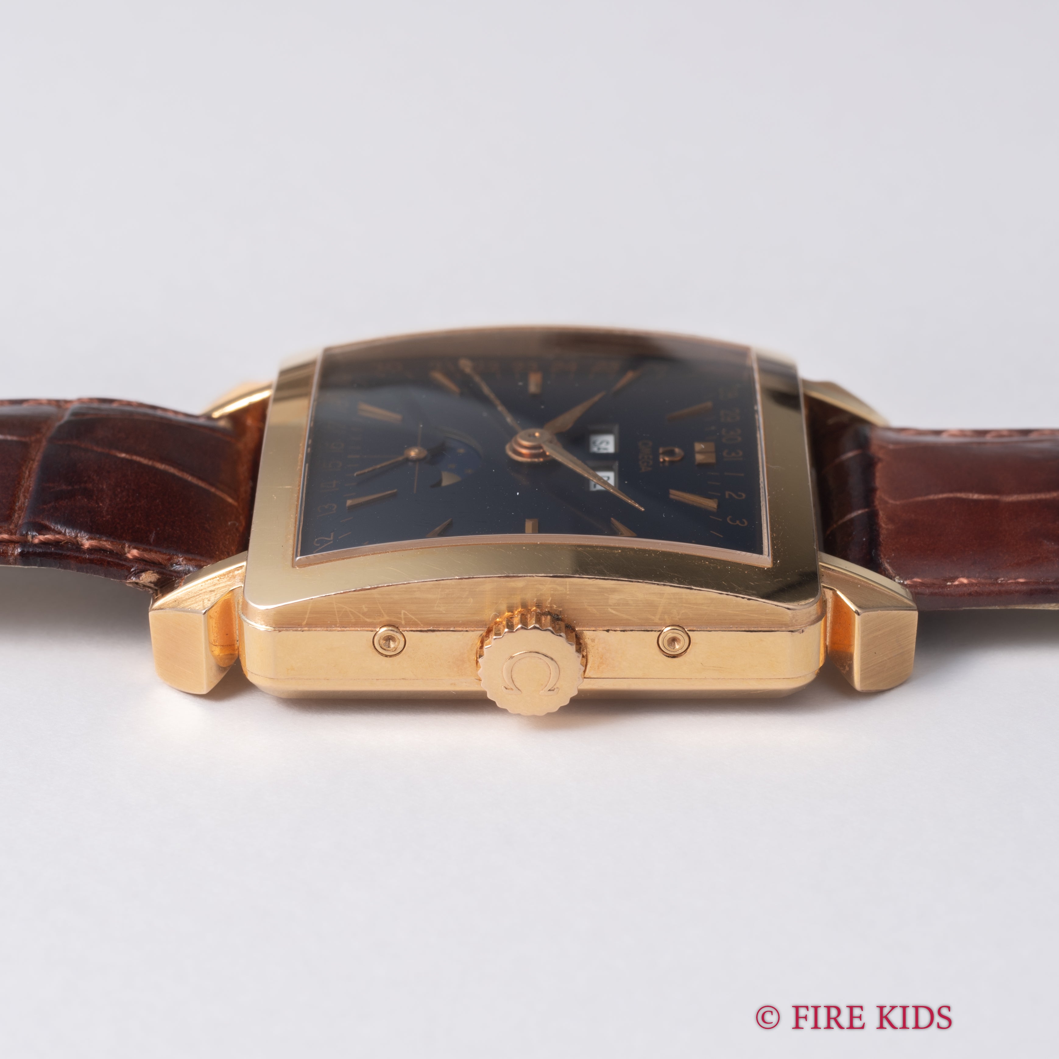 オメガ コスミック ミュージアム トリカレムーン 2002年製 1951本限定 18金無垢 Ref.57018003