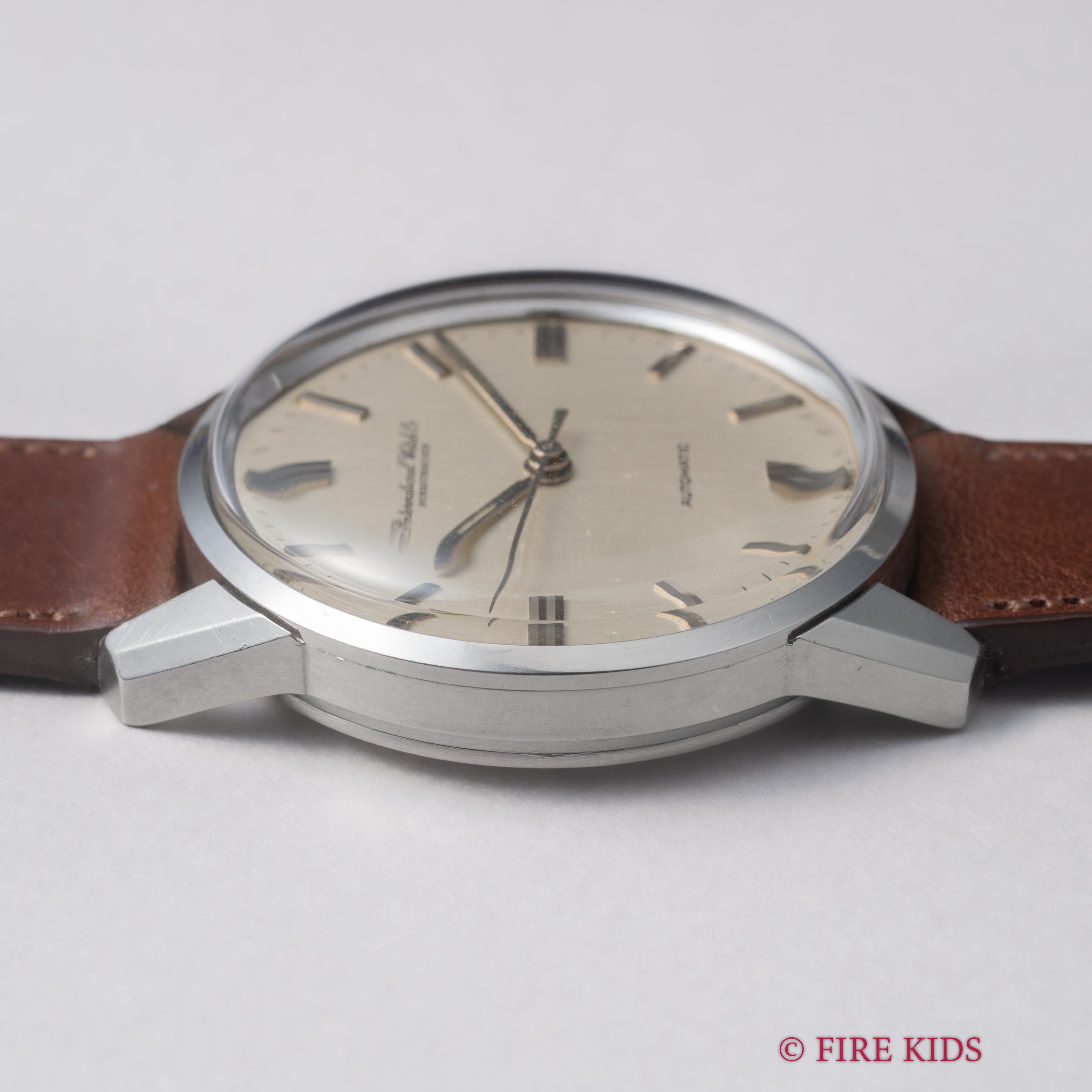 IWC 1967年製 ラウンドケース ペラトン式自動巻き Cal.854 R810A お魚リューズ ノンデイト