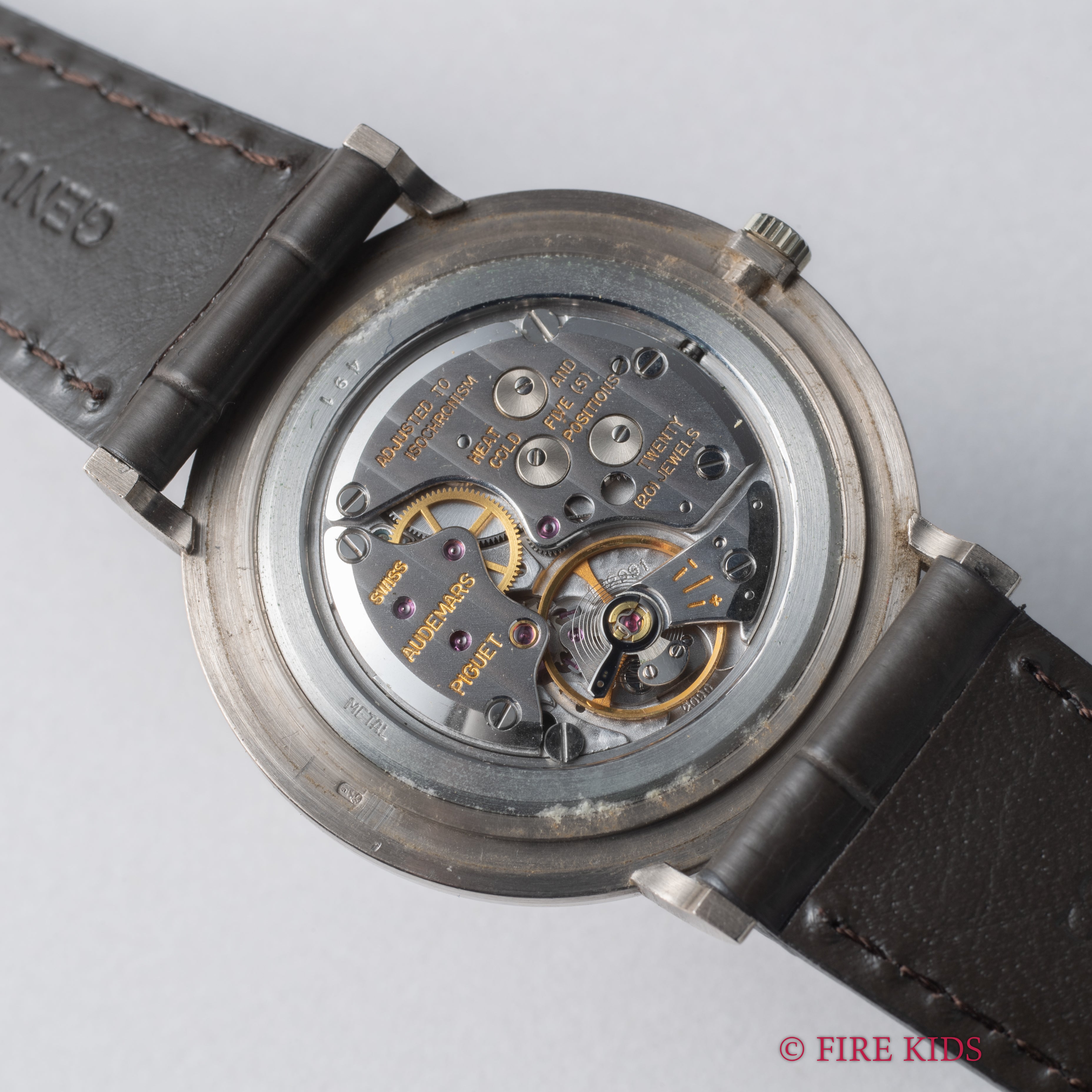 オーデマ・ピゲ 18金無垢ホワイトゴールドエクストラフラット 1970年代後半製 Cal.2090 純正18KWG尾錠