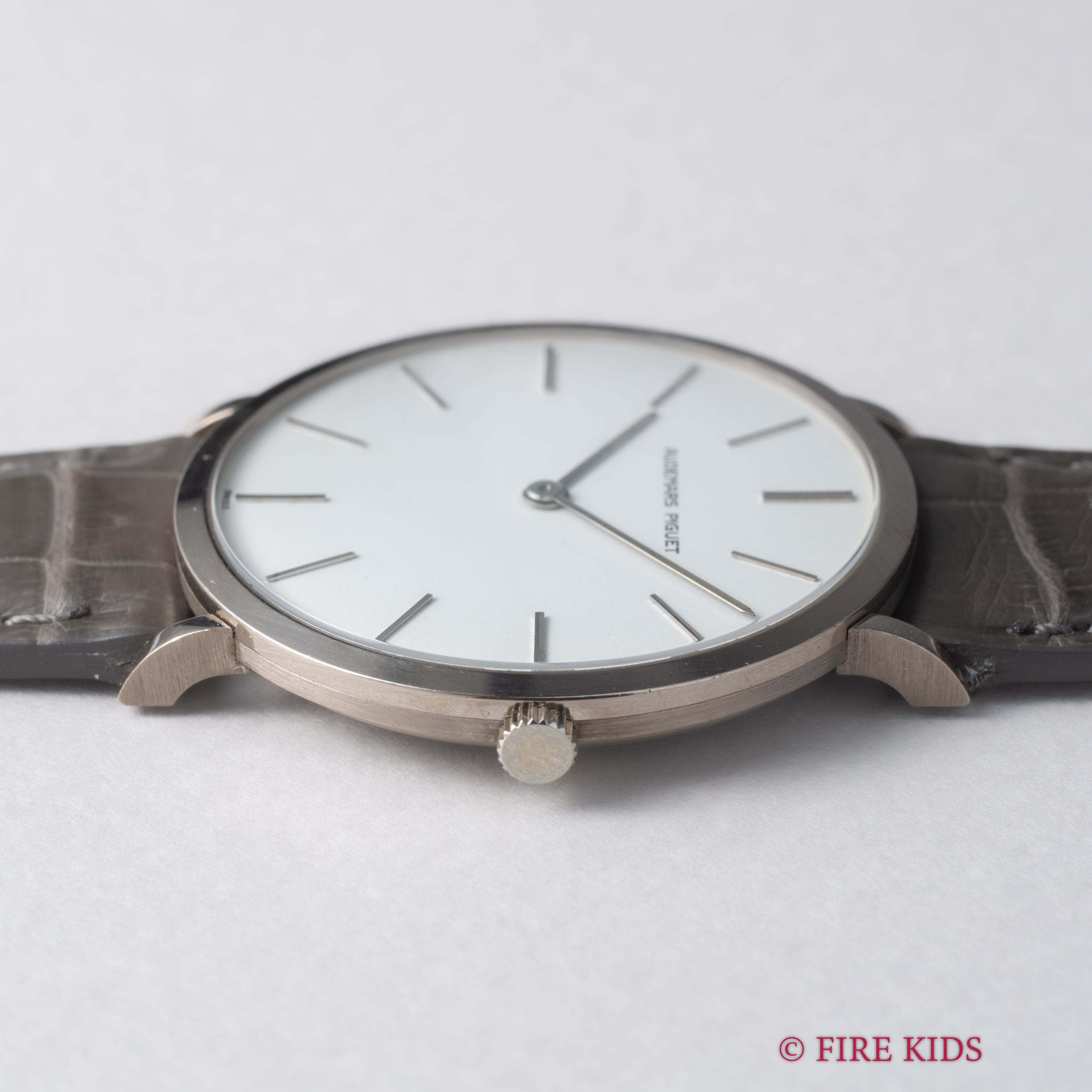 オーデマ・ピゲ 18金無垢ホワイトゴールドエクストラフラット 1970年代後半製 Cal.2090 純正18KWG尾錠