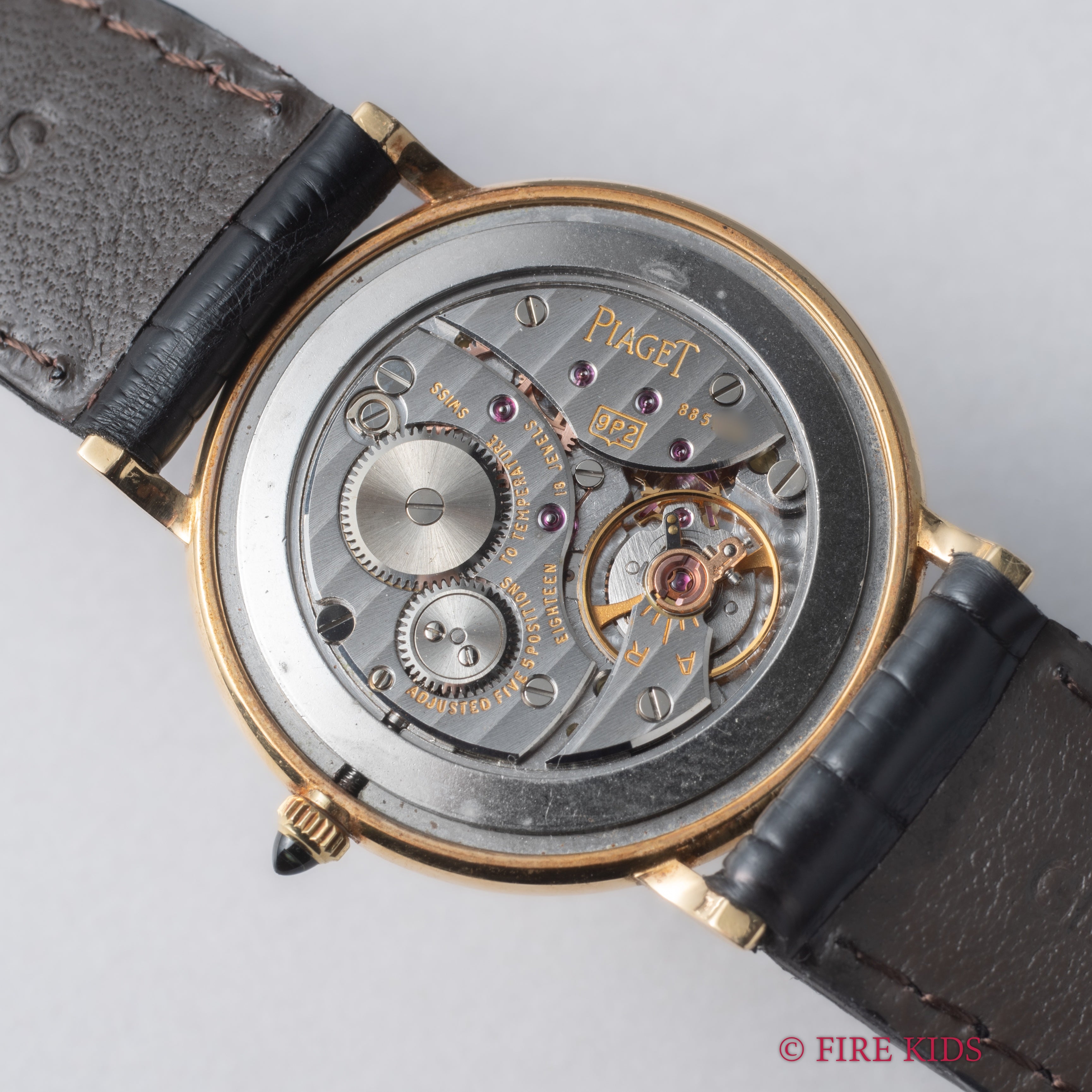 ピアジェ 18金無垢ウルトラシン ローマンダイヤル 1980年代製 Cal.9P2 純正金無垢尾錠