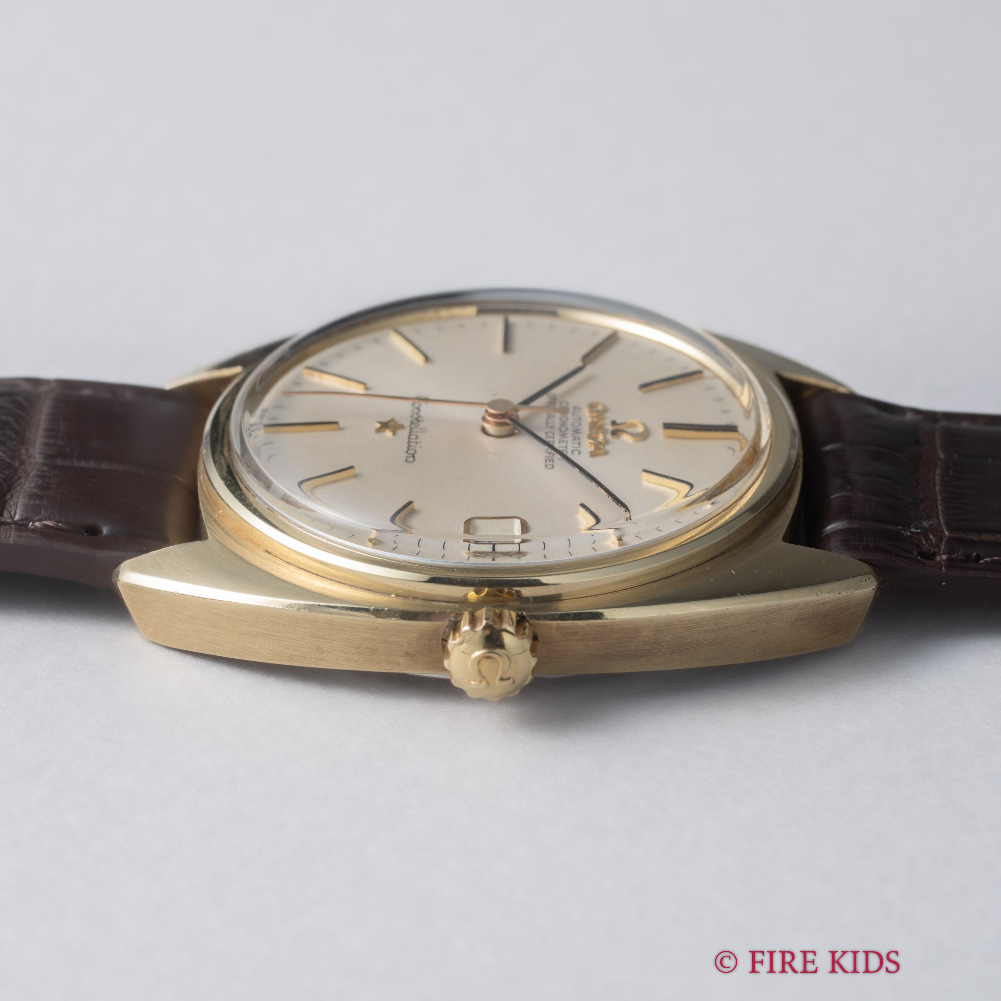 オメガ コンステレーション 1966年製 トップゴールドケース ジェンタデザイン初期型 Cal.561 自動巻クロノメーター