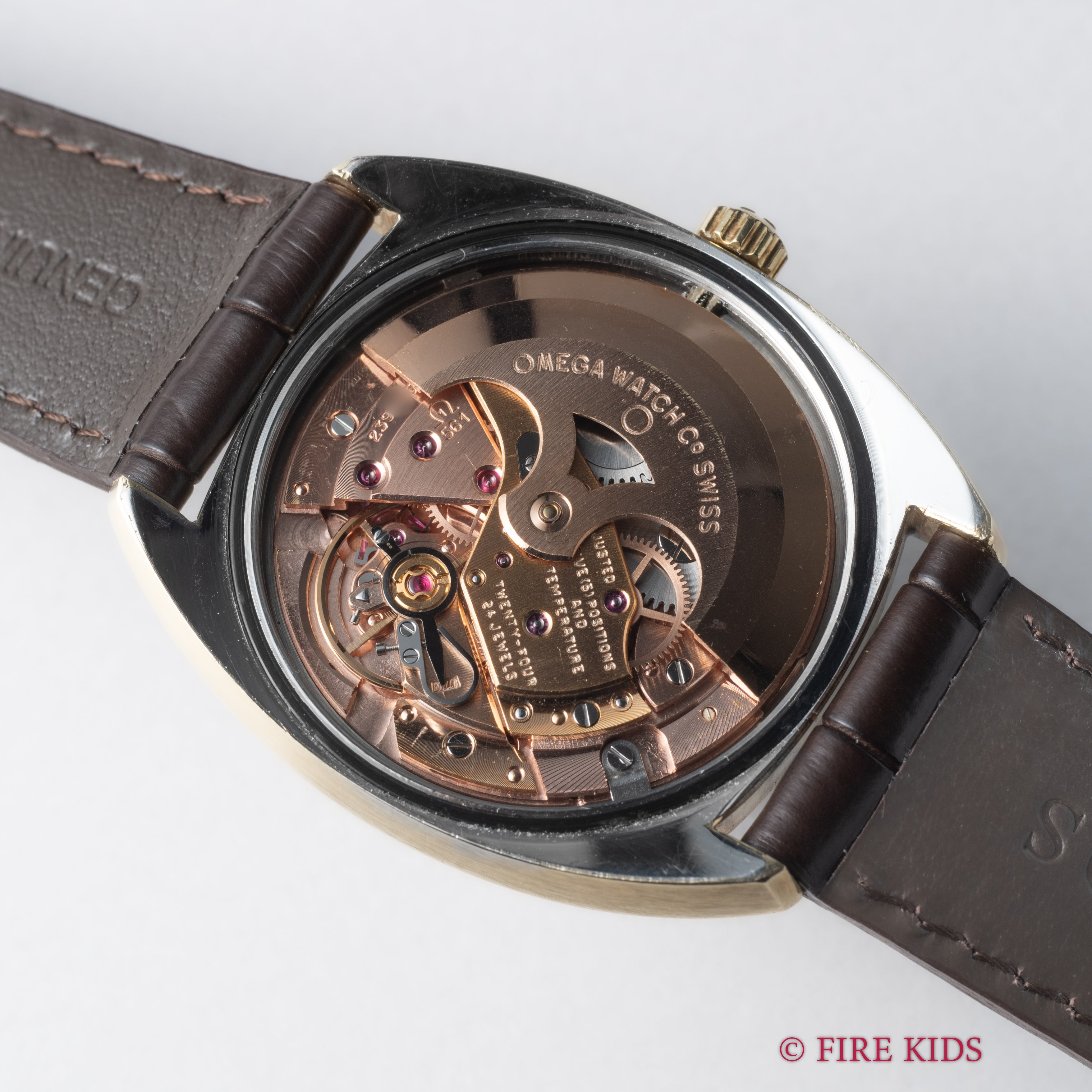 オメガ コンステレーション 1966年製 トップゴールドケース ジェンタデザイン初期型 Cal.561 自動巻クロノメーター