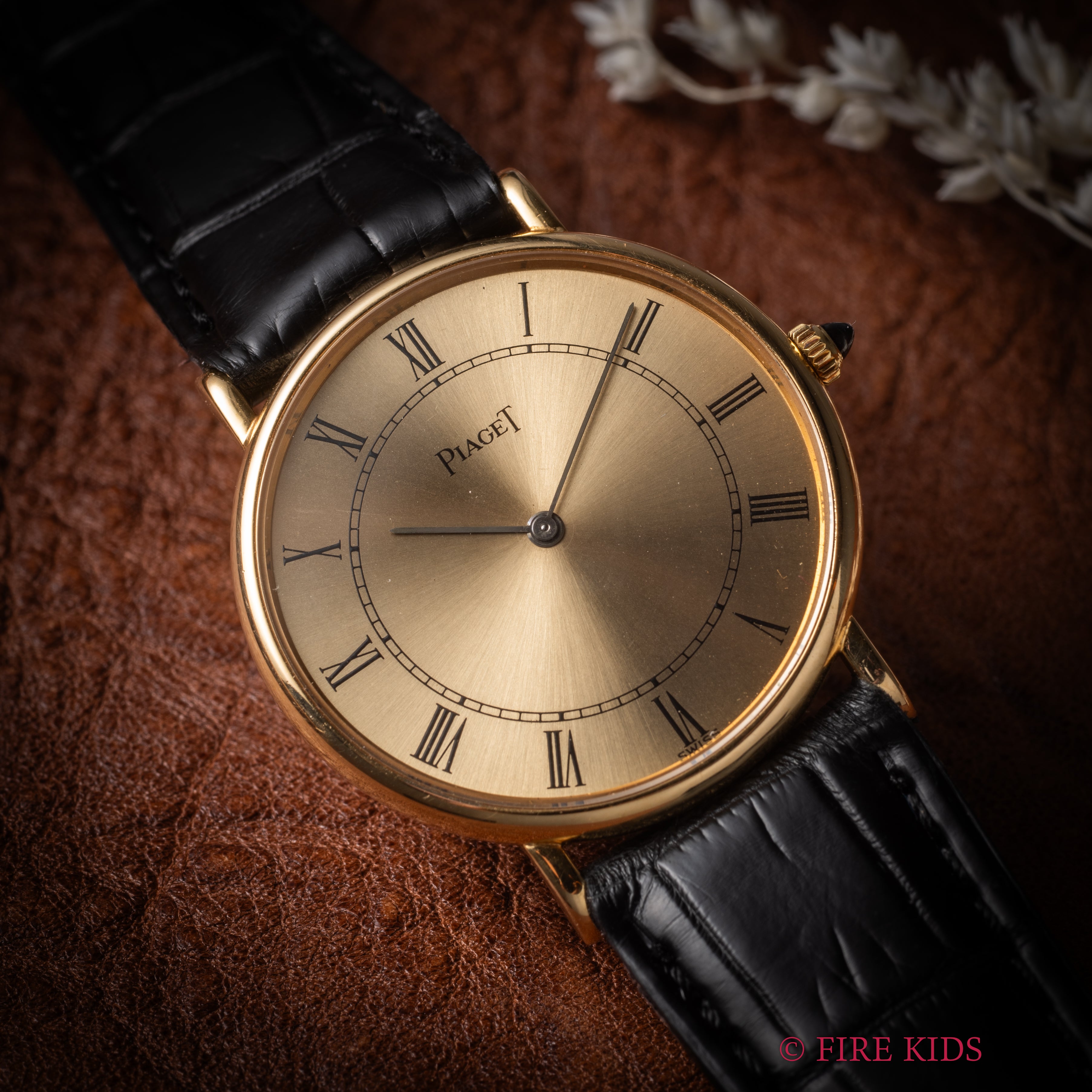 ピアジェ 18金無垢ウルトラシン ローマンダイヤル 1980年代製 Cal.9P2 純正金無垢尾錠