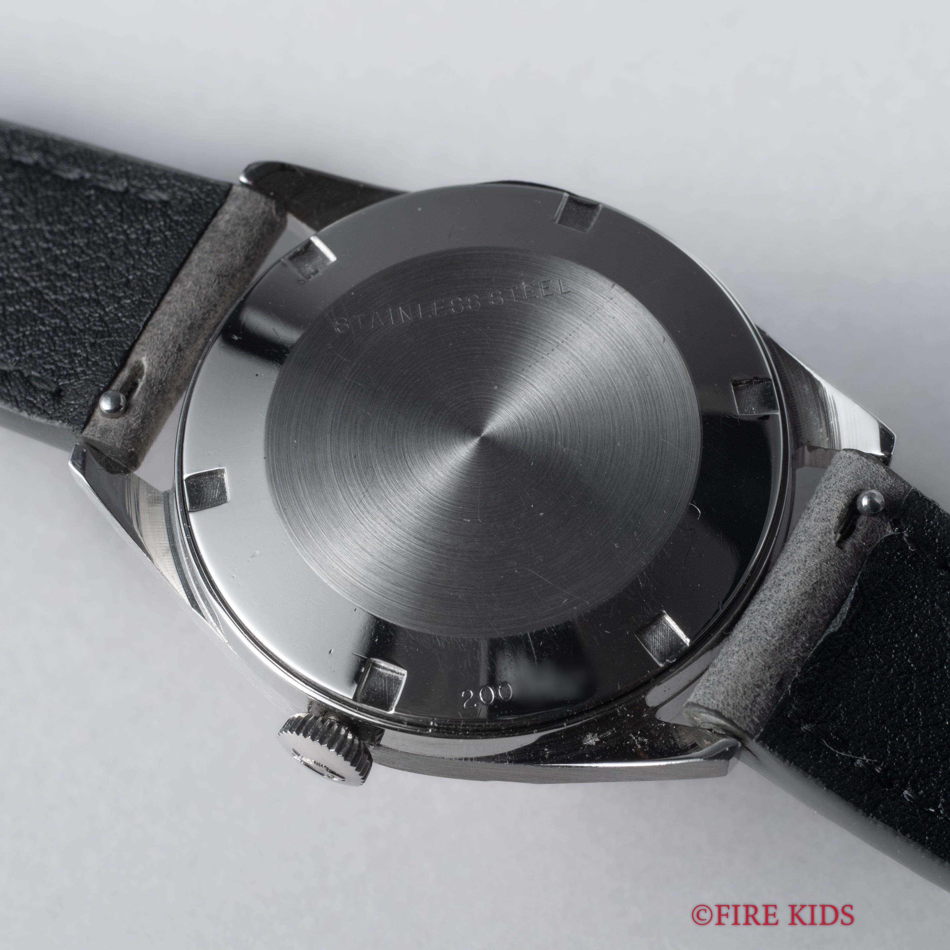 IWC ラウンドケース 1970年製（昭和45年製） Cal.89 手巻 オールドインター R810 お魚リューズ