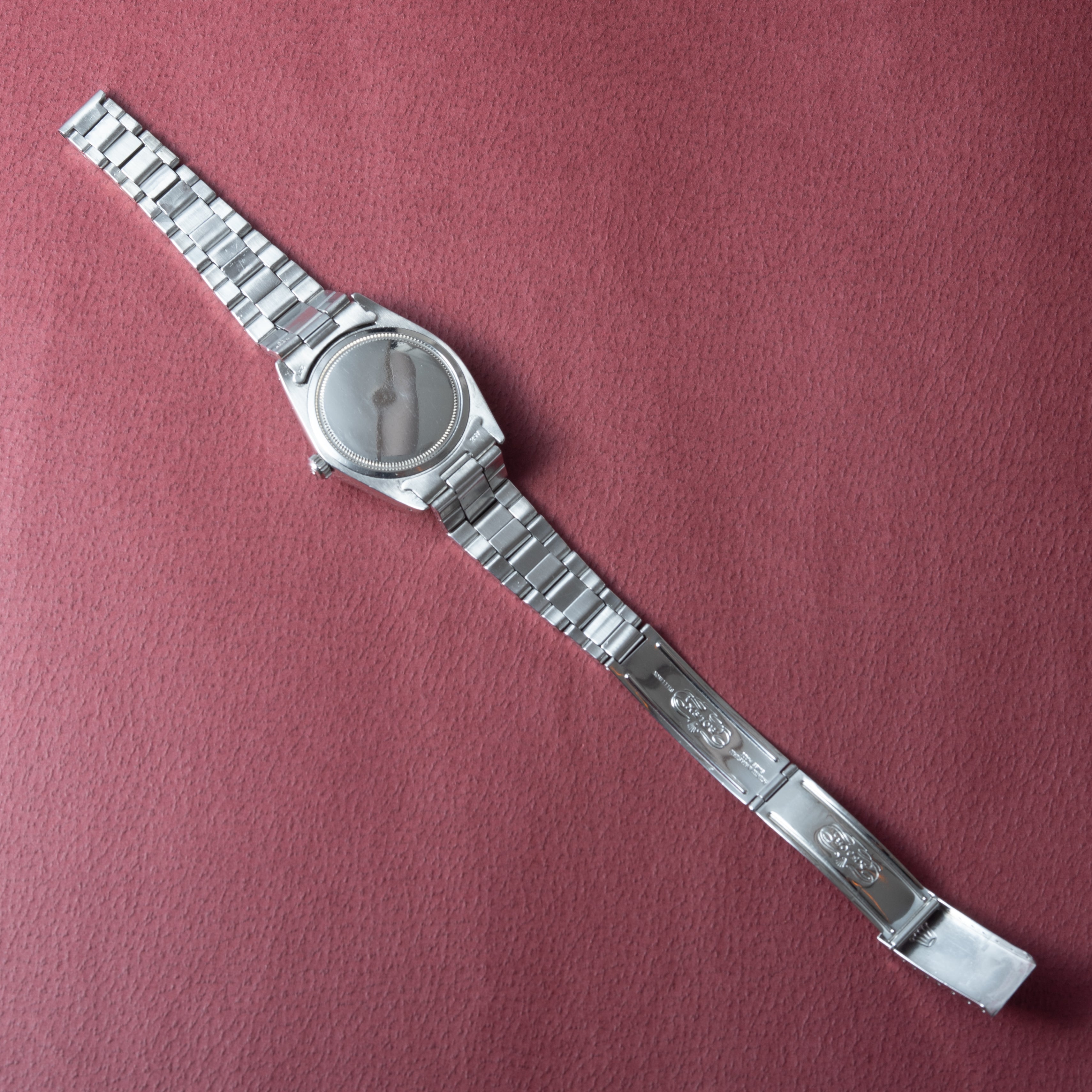 ロレックス ROLEX ”ブラックダイヤル ゴールド針デイトジャスト