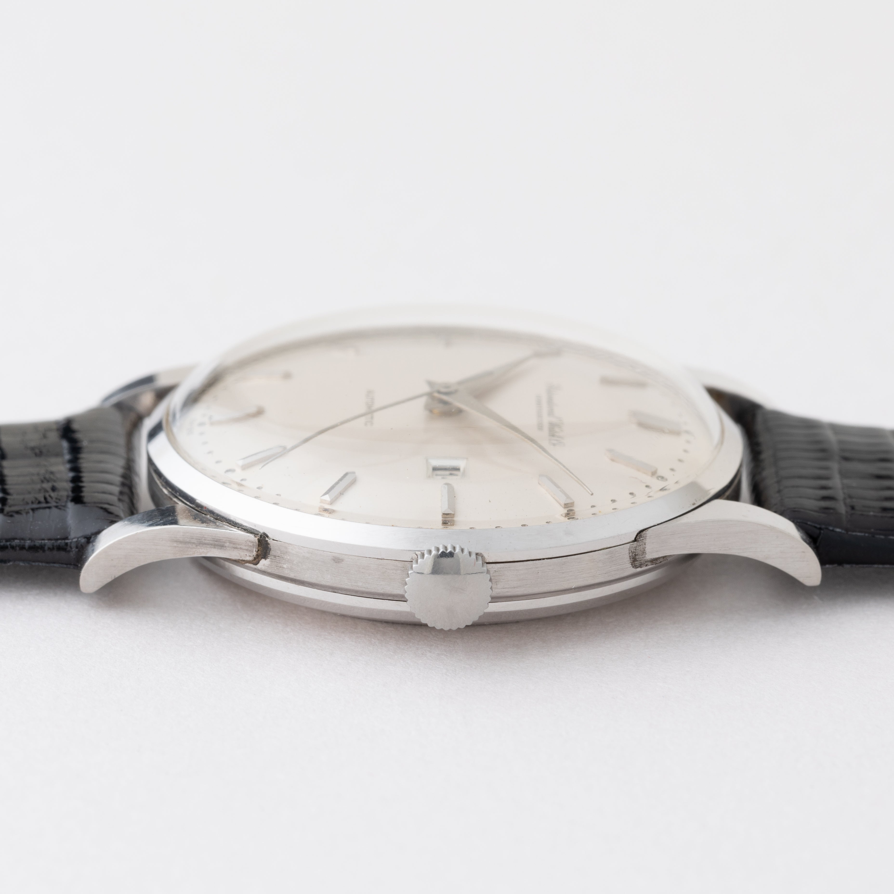 IWC ラウンドケース 1960年製/昭和35年製 寄り目 Cal.8531 砲弾