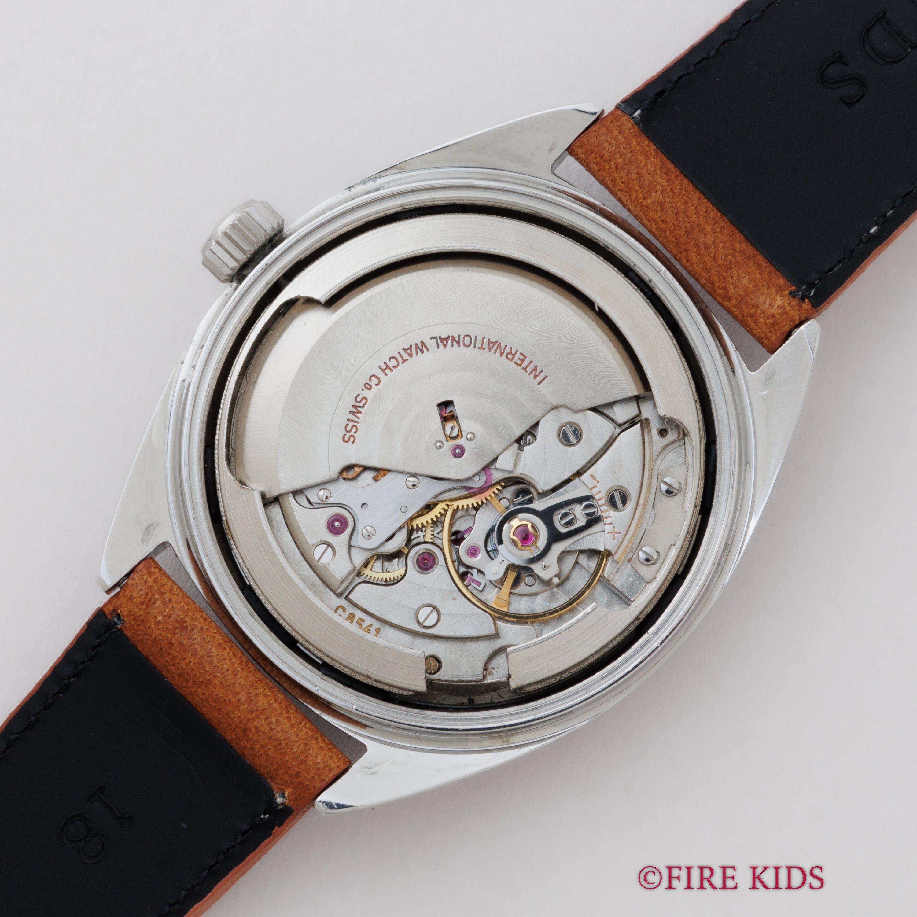 IWC ヨットクラブ ノンデイト 1968年製 Ref.811 ペラトン式自動巻 Cal.8541