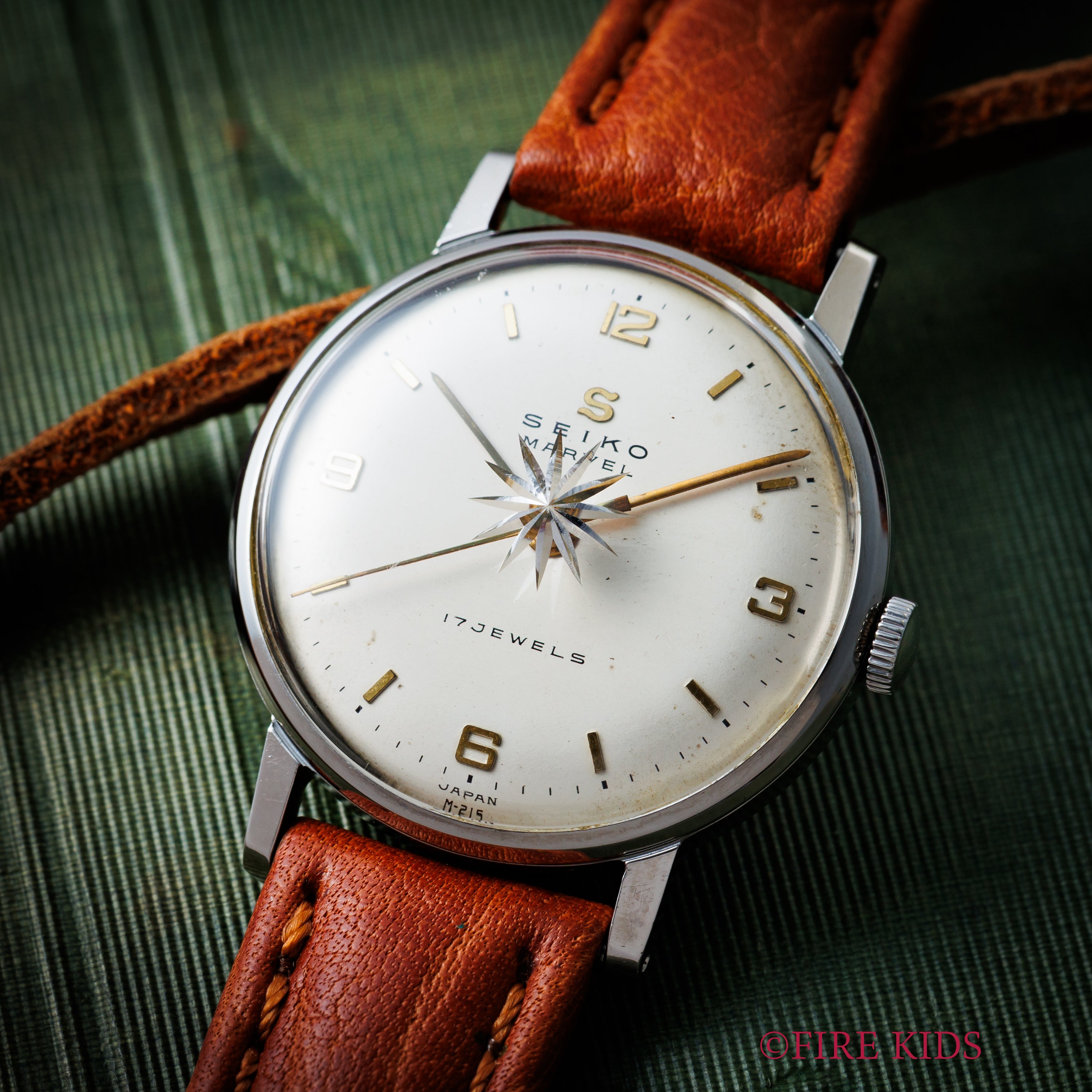 セイコー マーベル 蛇S 1957年製 手巻き 変わり風防