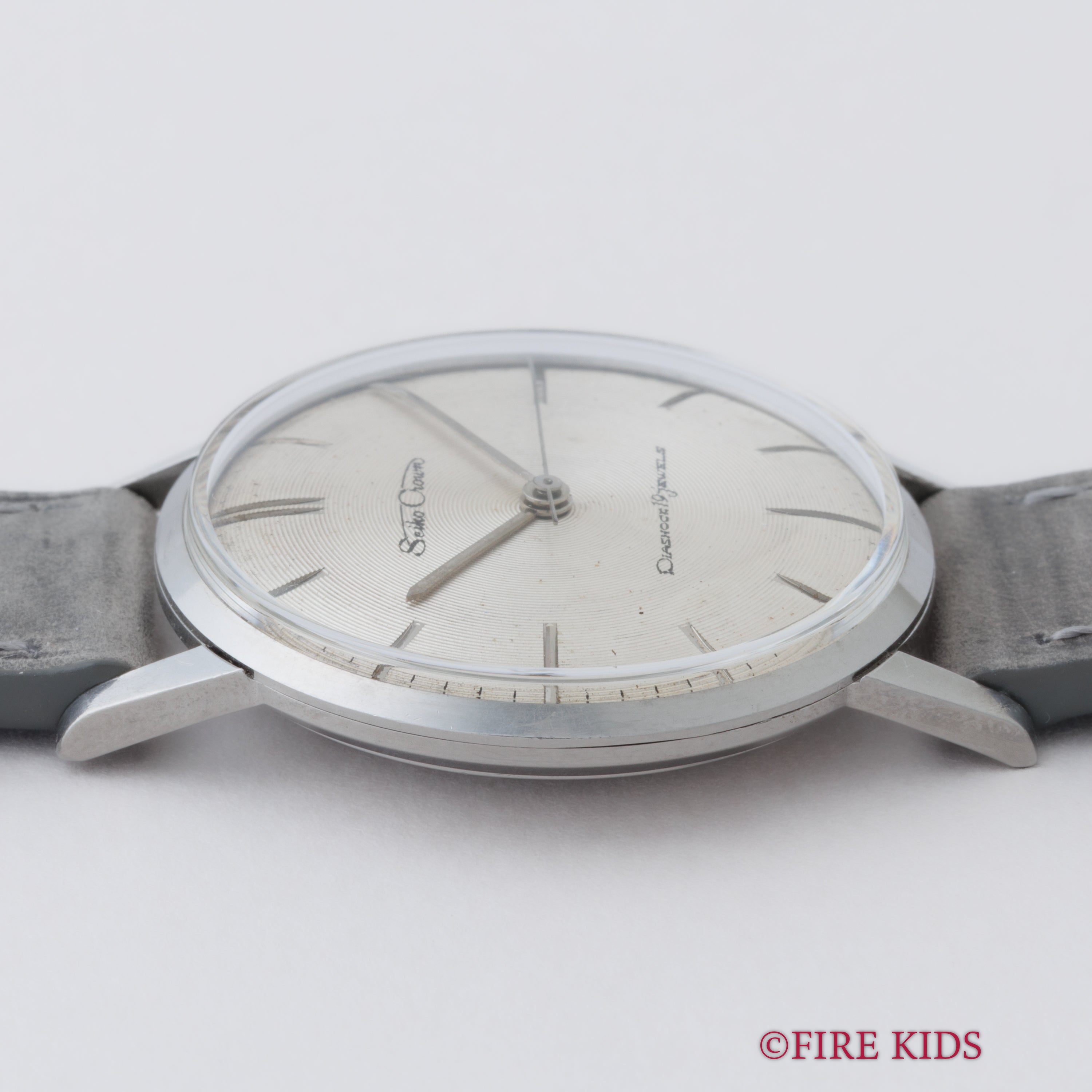セイコー クラウン 1960年製（昭和35年製） Ref.15002 レコード文字盤 ロービート手巻