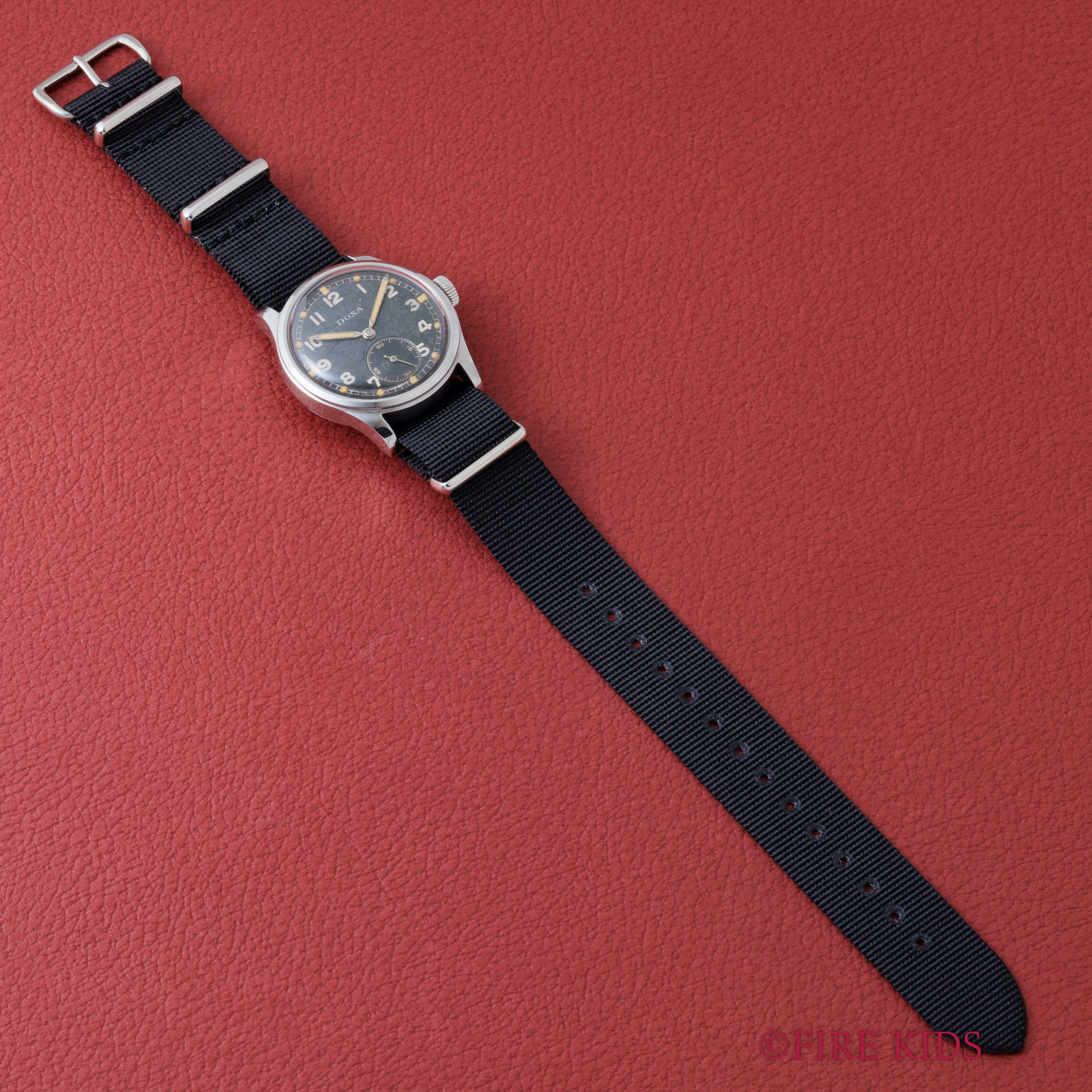 ドクサ ドイツ軍用 D 第二次世界大戦 1940年代製 ミリタリーウォッチ ステンレスケース 手巻き式