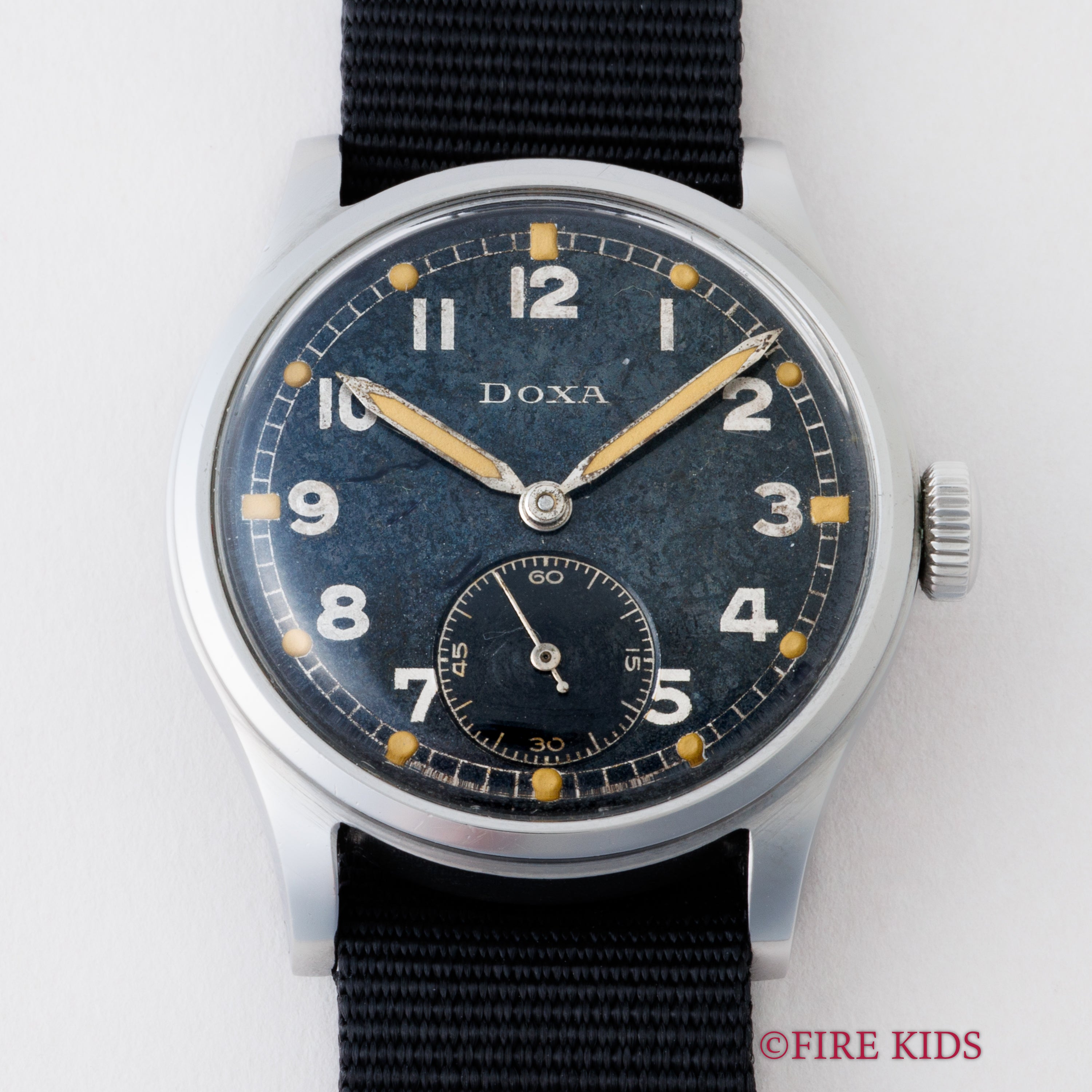 ドクサ ドイツ軍用 D 第二次世界大戦 1940年代製 ミリタリーウォッチ ステンレスケース 手巻き式