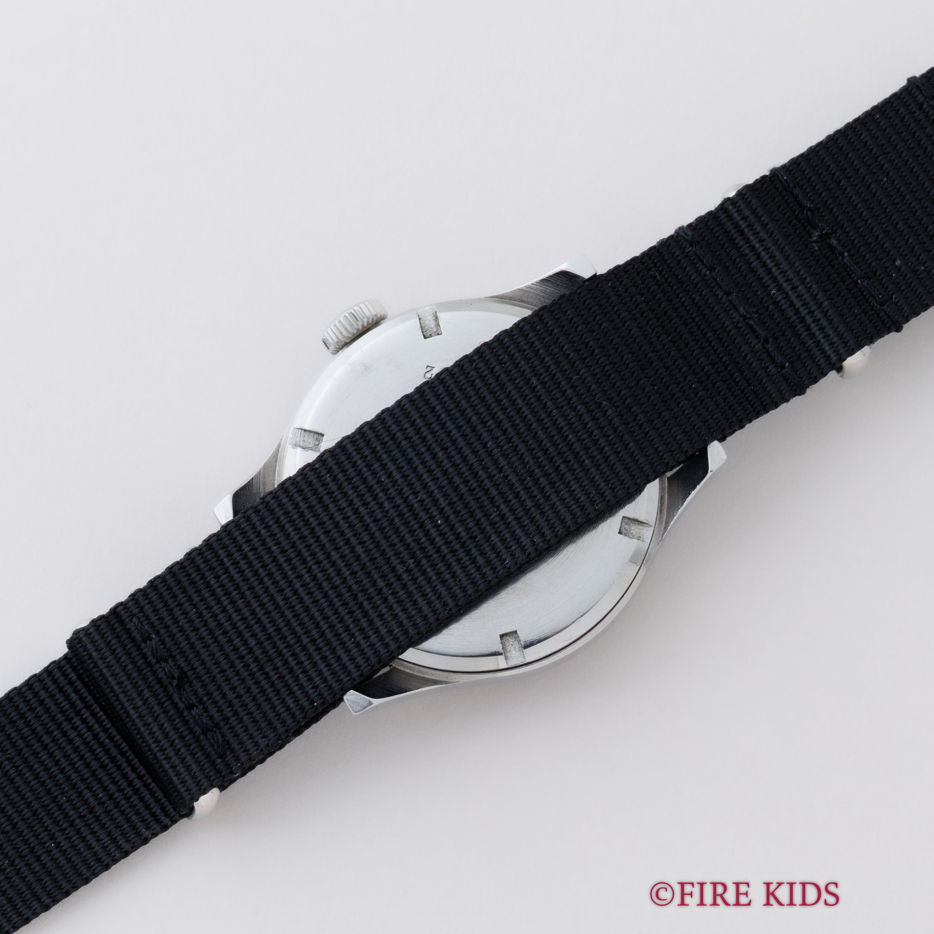 ドクサ ドイツ軍用 D 第二次世界大戦 1940年代製 ミリタリーウォッチ ステンレスケース 手巻き式