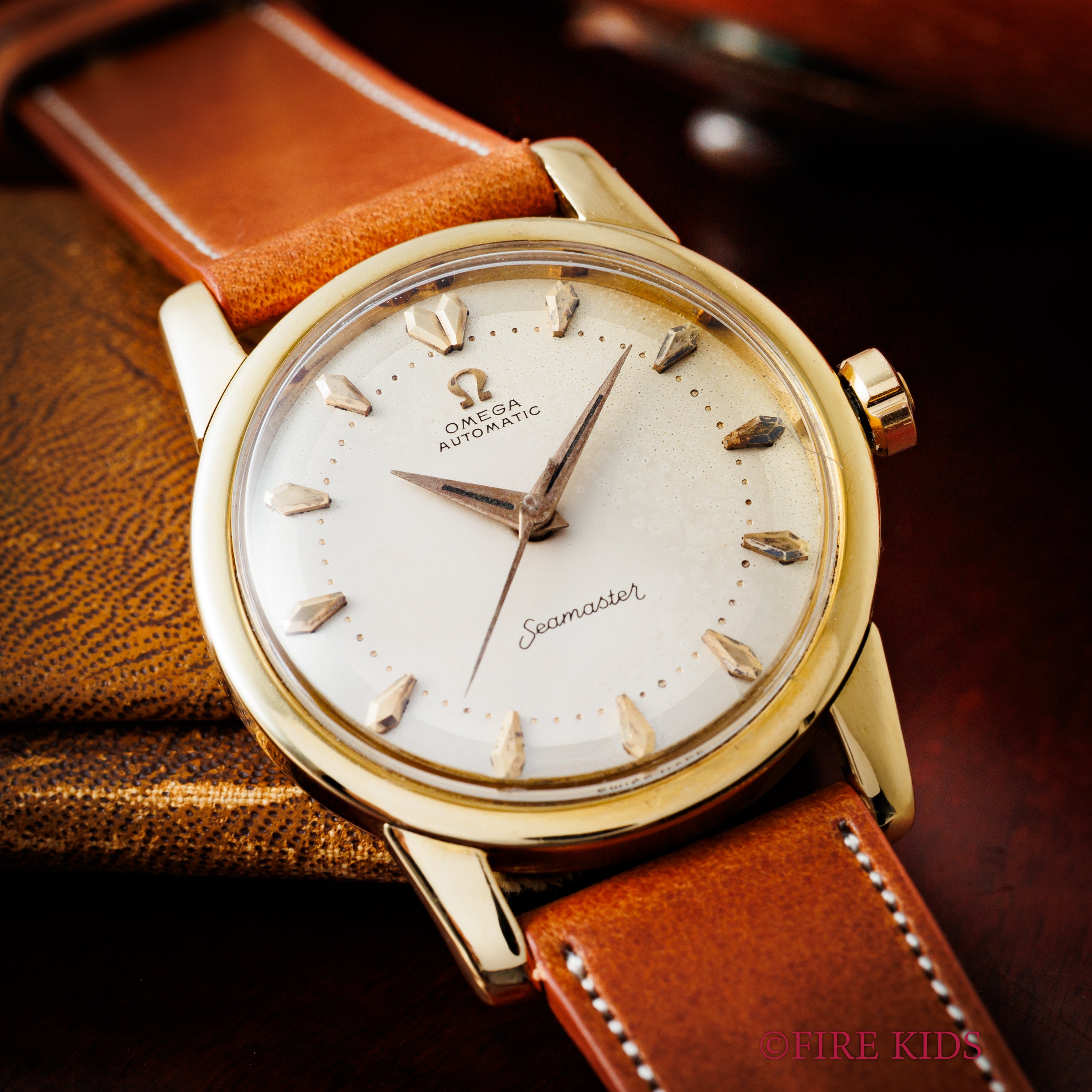 オメガ 18金無垢シーマスター 1958年製 全回転ローター自動巻 Cal.501 ツートンダイヤル