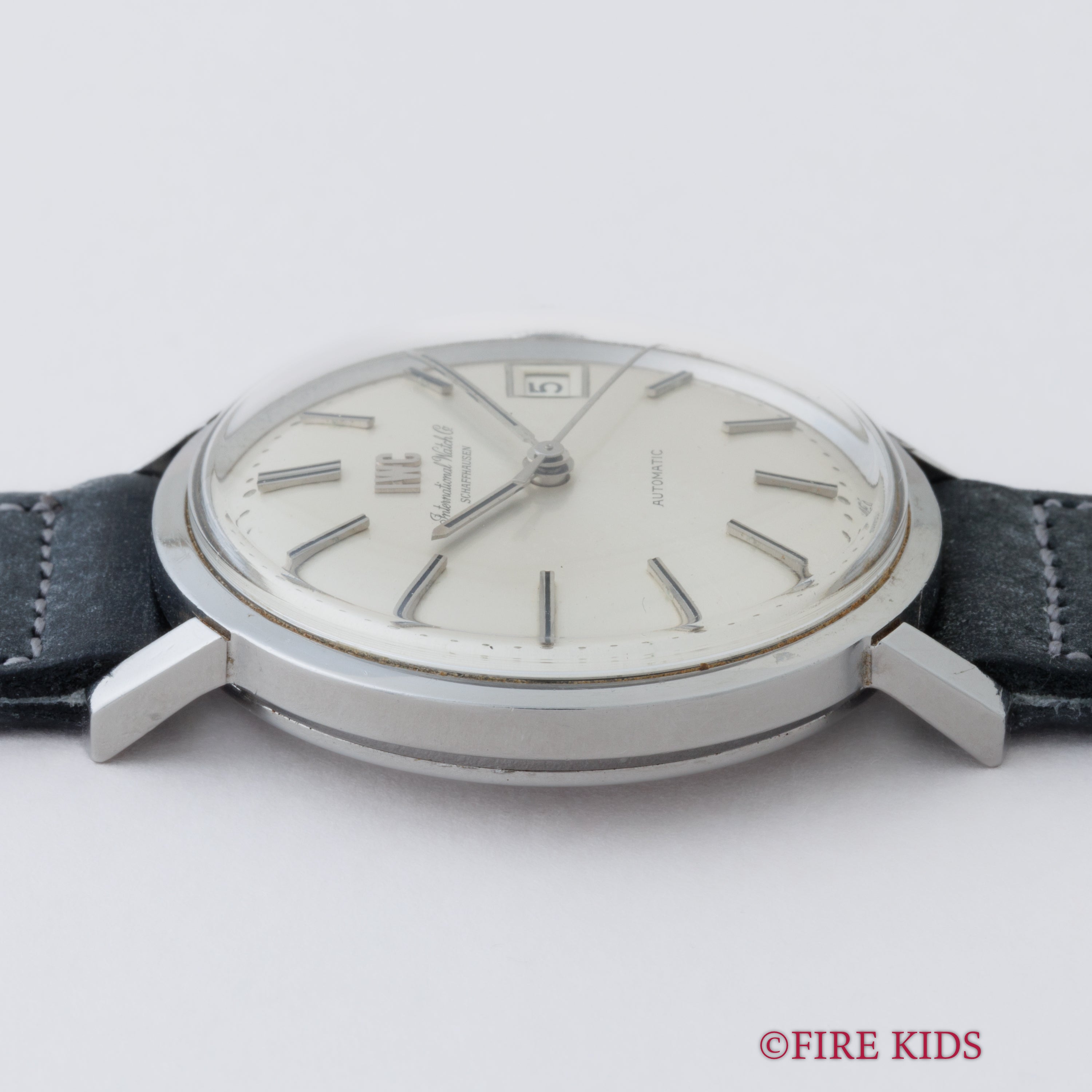 IWC ラウンドケース 1972年製 ペラトン式自動巻き Ref.R818AD Cal.8541B 箱付き