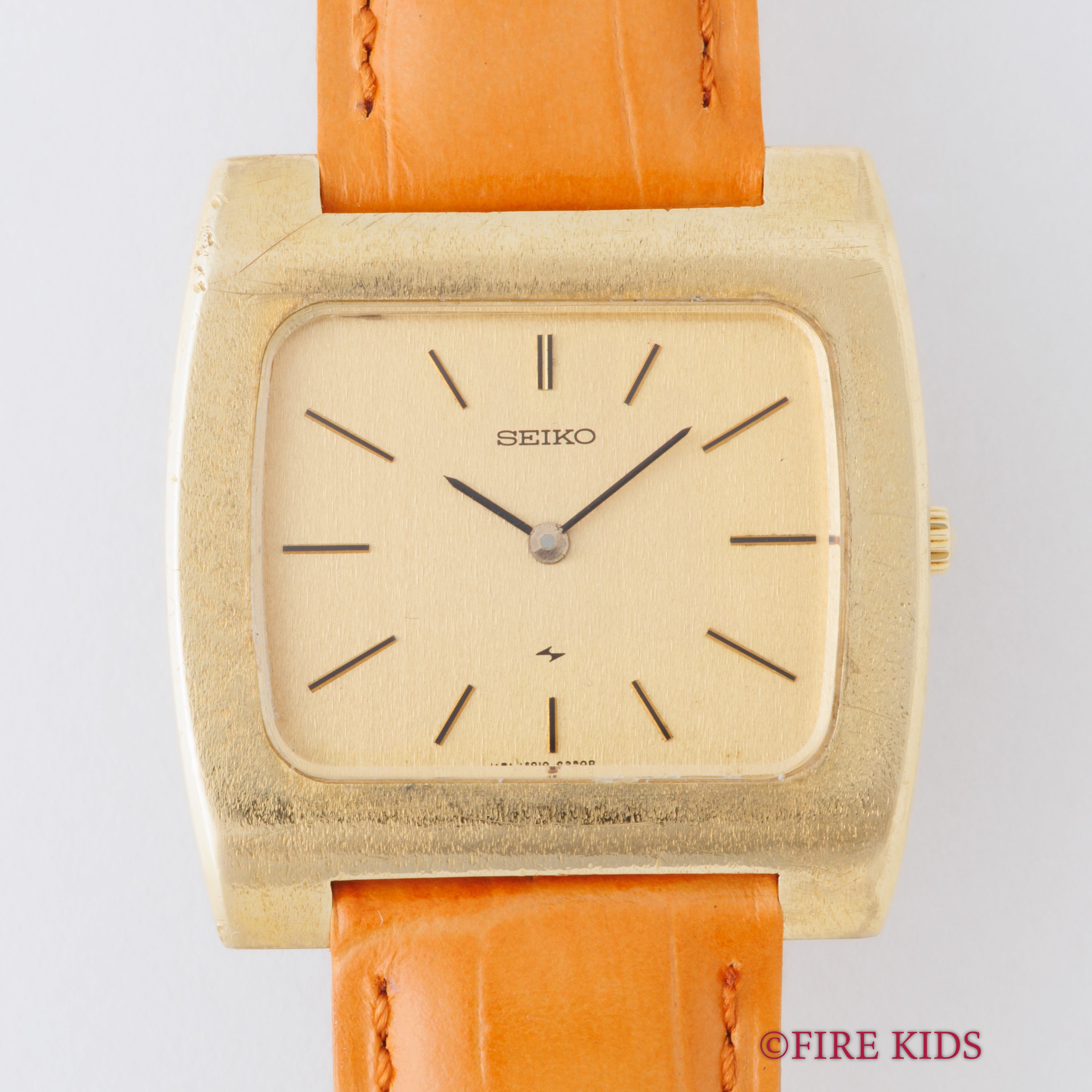 セイコー 18金無垢シャリオ1973年製 薄型手巻 スクエアケース Ref.6810