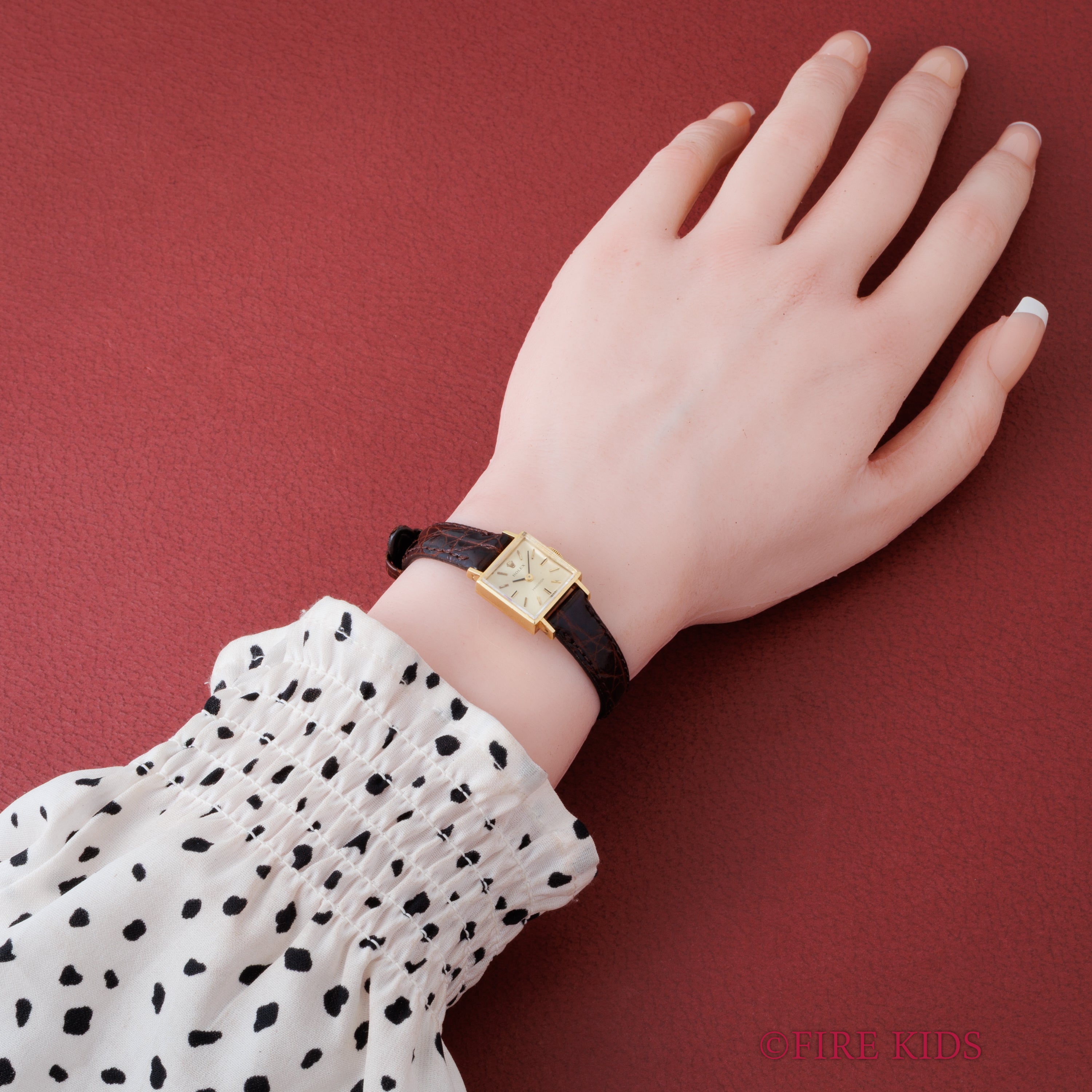 ロレックス 18金無垢スクエアケース プレシジョン レディース 純正尾錠付き 1970年製