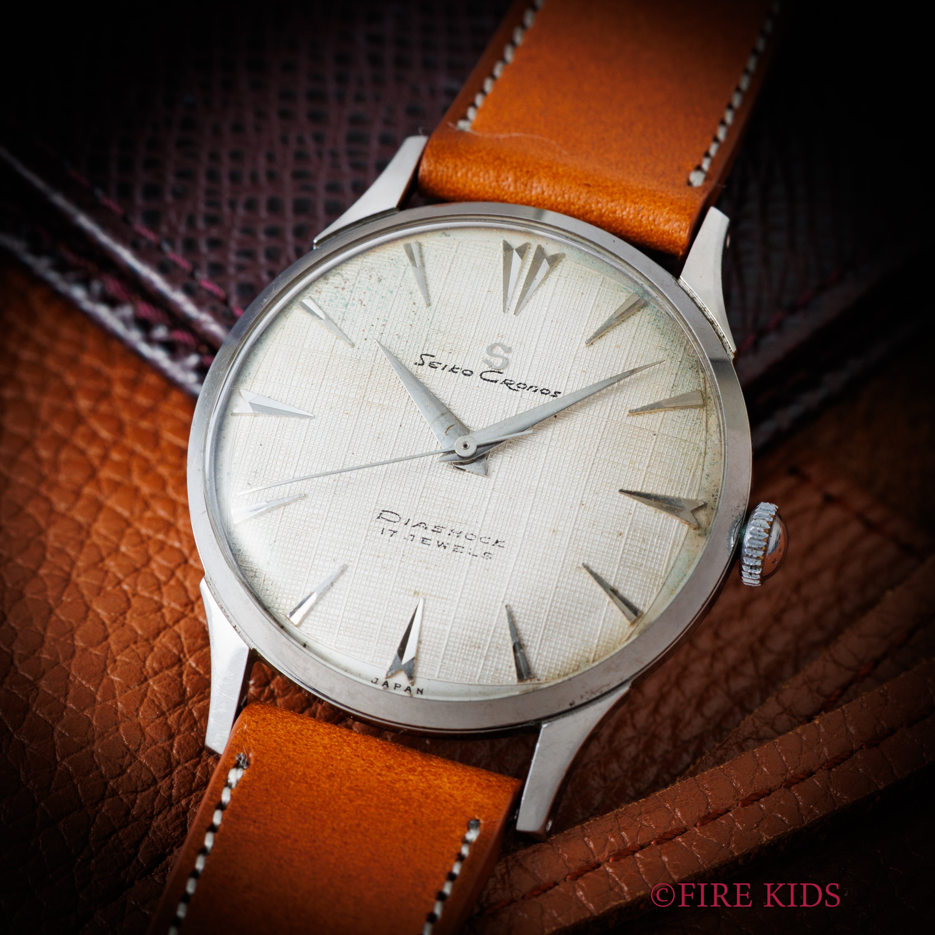 セイコー　クロノス 1958年製 リネンダイヤル 17石手巻 蛇S クサビインデックス