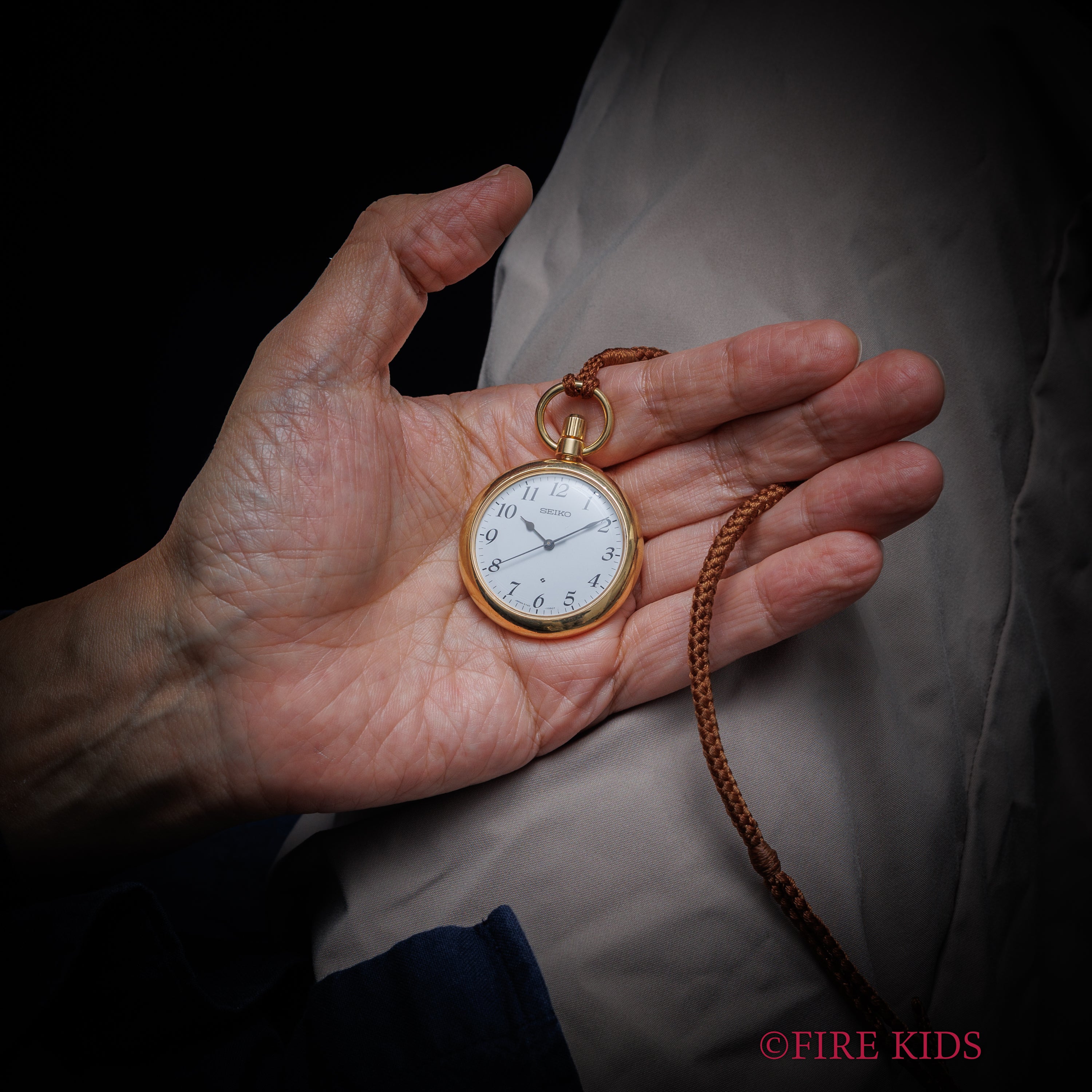 セイコー 懐中時計 1975年製 10振動手巻 Cal.5740C アラビアダイヤル SGPケース 組紐付