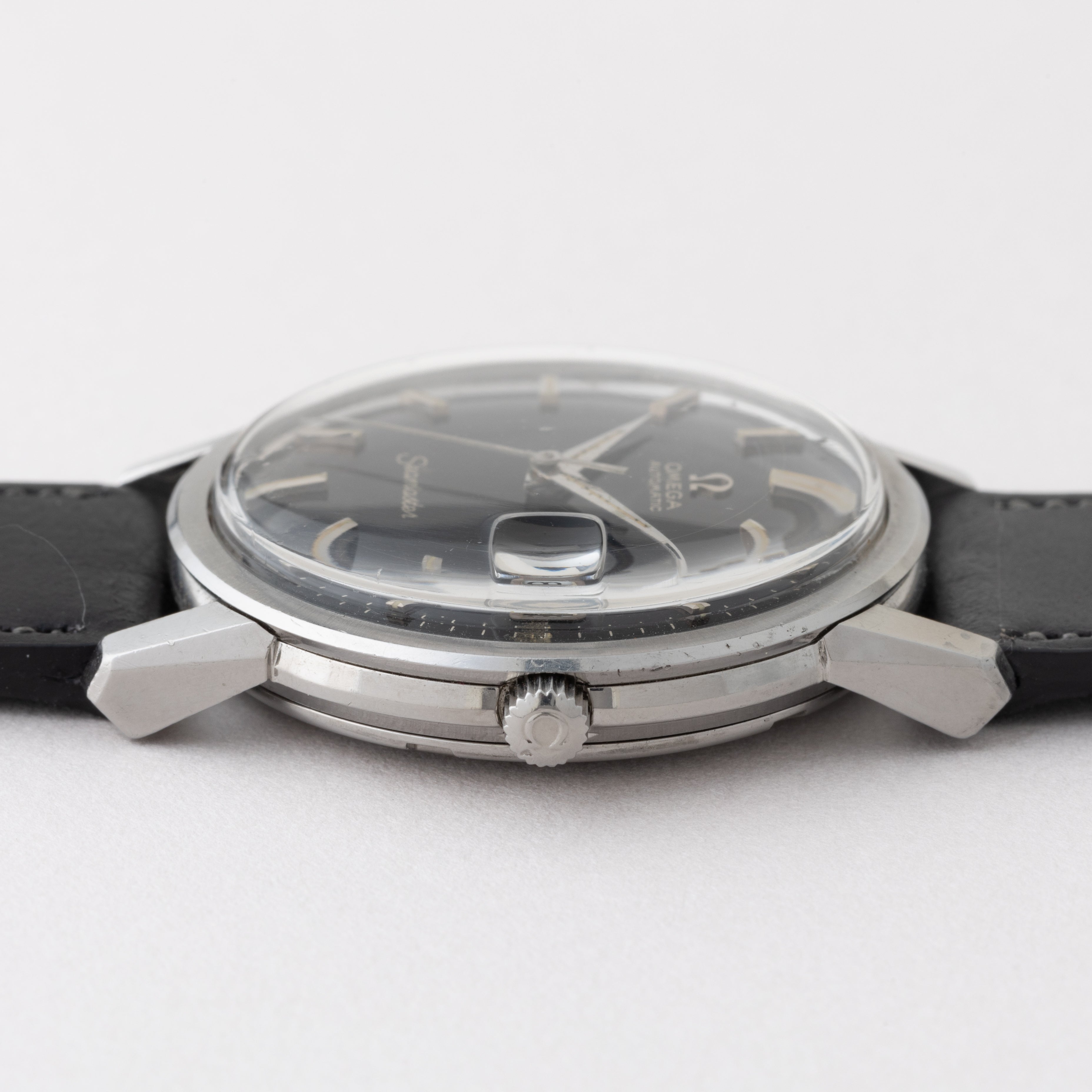 オメガ シーマスター 1968年製 Ref.166.003 ブラックミラーダイヤル ドーフィンハンド