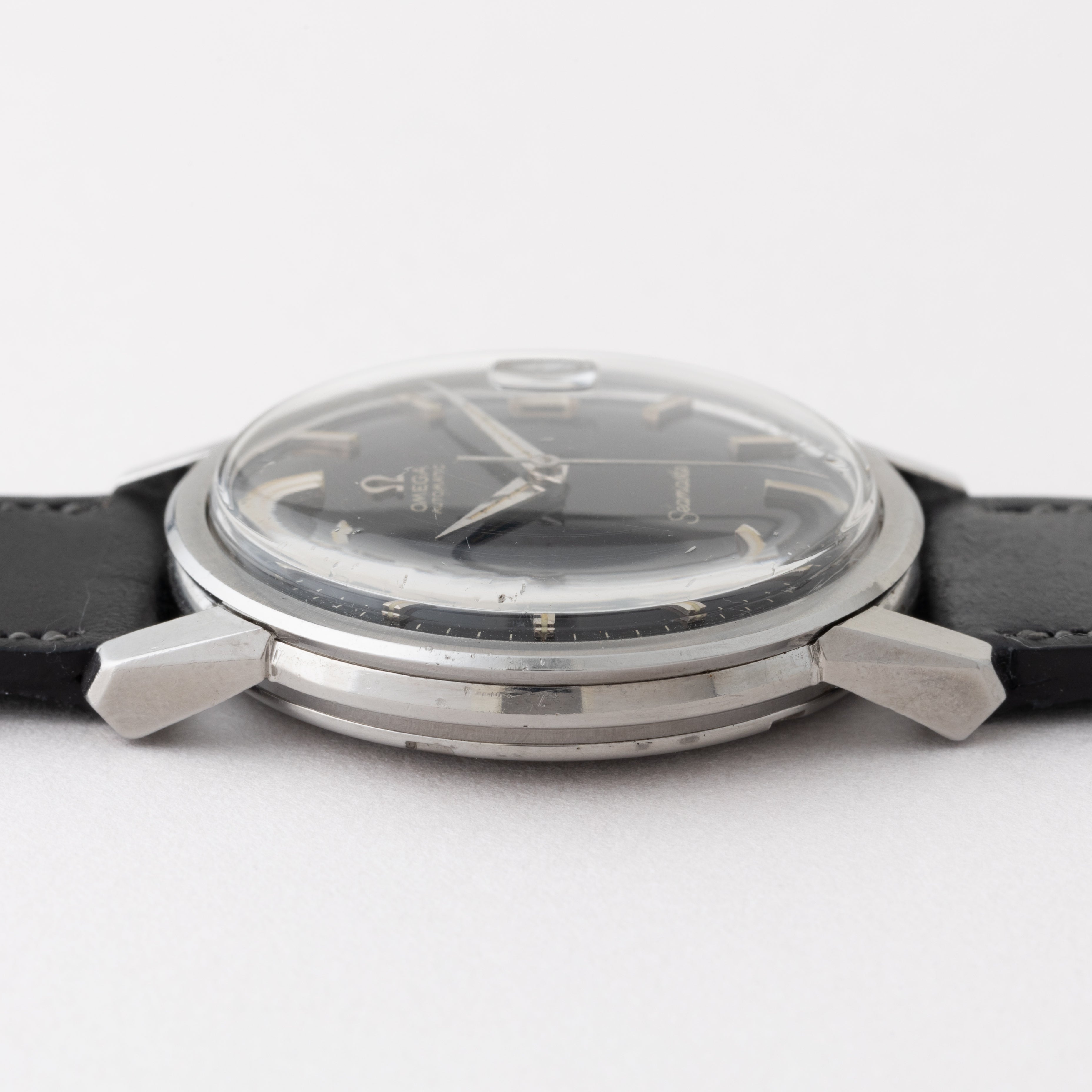 オメガ シーマスター 1968年製 Ref.166.003 ブラックミラーダイヤル ドーフィンハンド