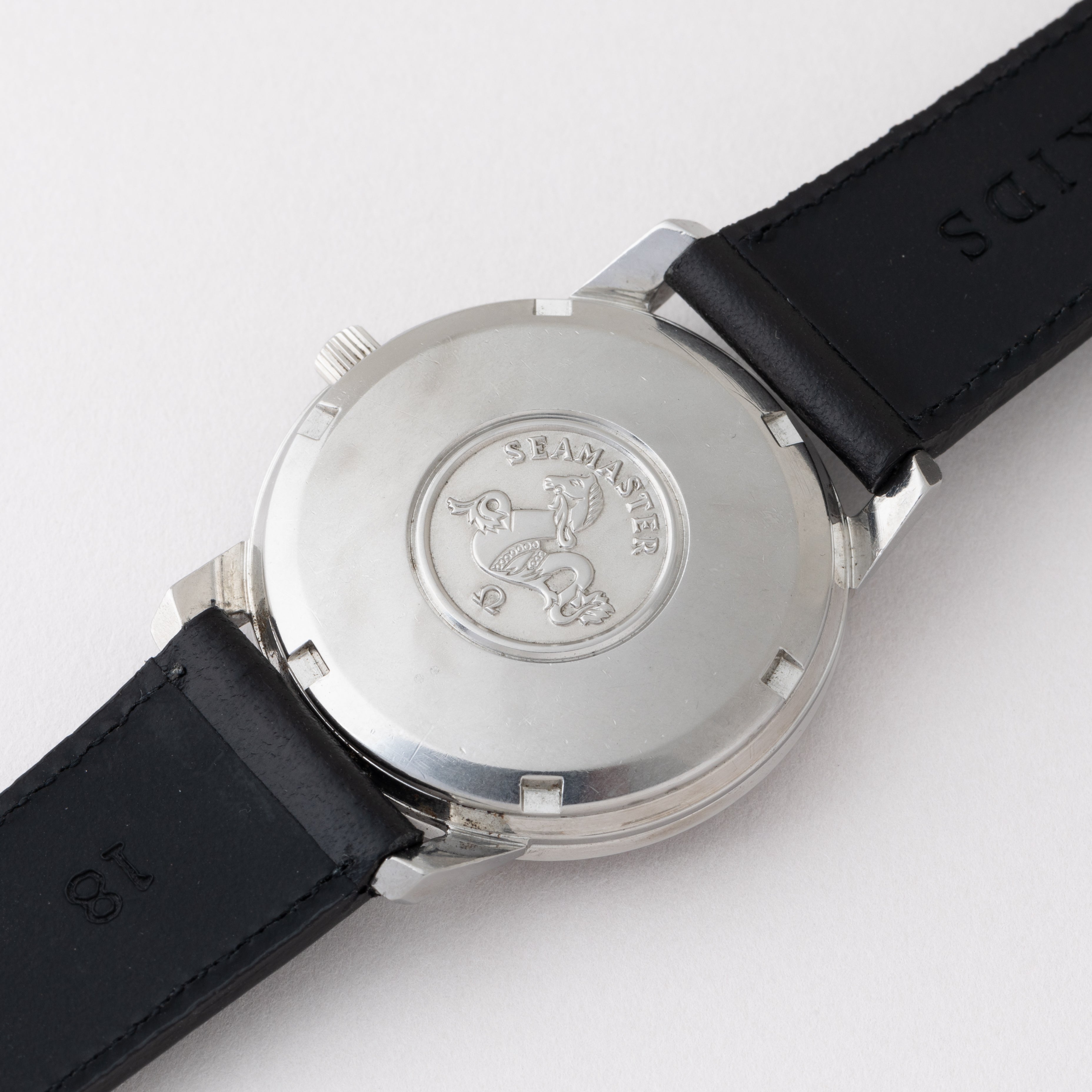 オメガ シーマスター 1968年製 Ref.166.003 ブラックミラーダイヤル ドーフィンハンド