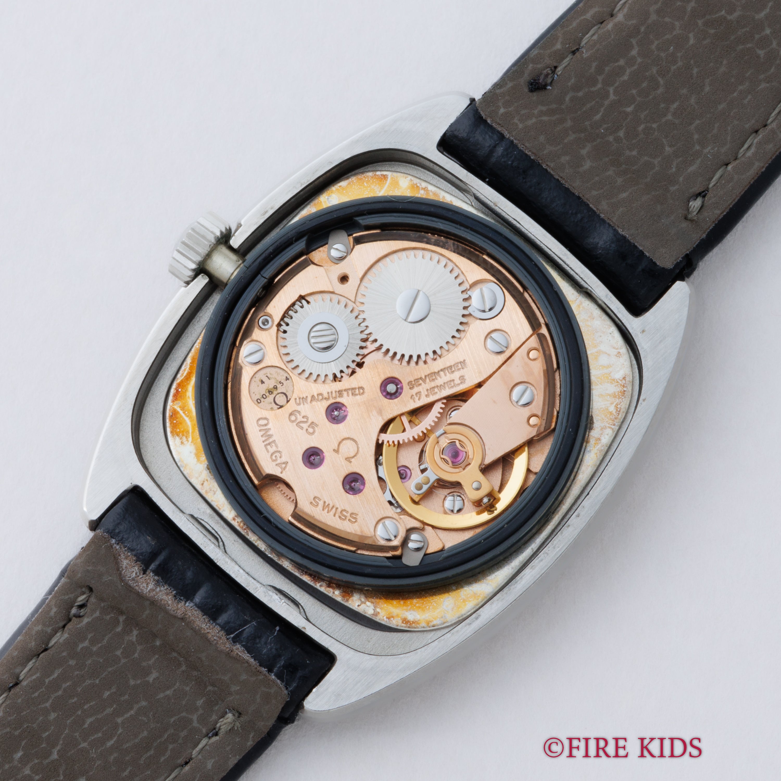 オメガ Ref.511 0531 デヴィル ボーイズサイズ 1978年製 手巻き 箱、純正尾錠付き