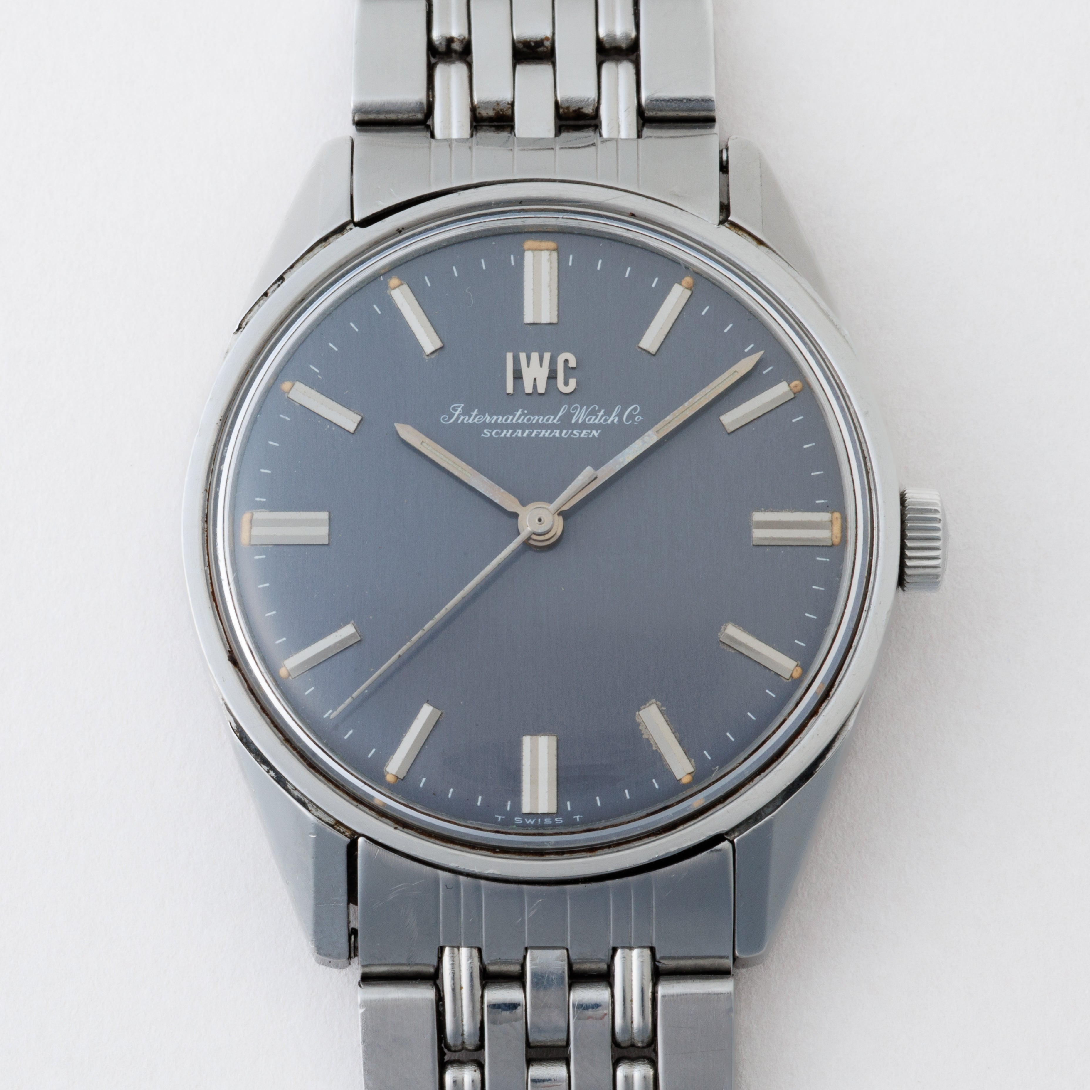 IWC 手巻き時計 シルバー文字盤　cal.89名機です。ジャンク扱い IWC オールドインター 手巻き Cal.89 SS 革 純正尾錠（SS）シルバー