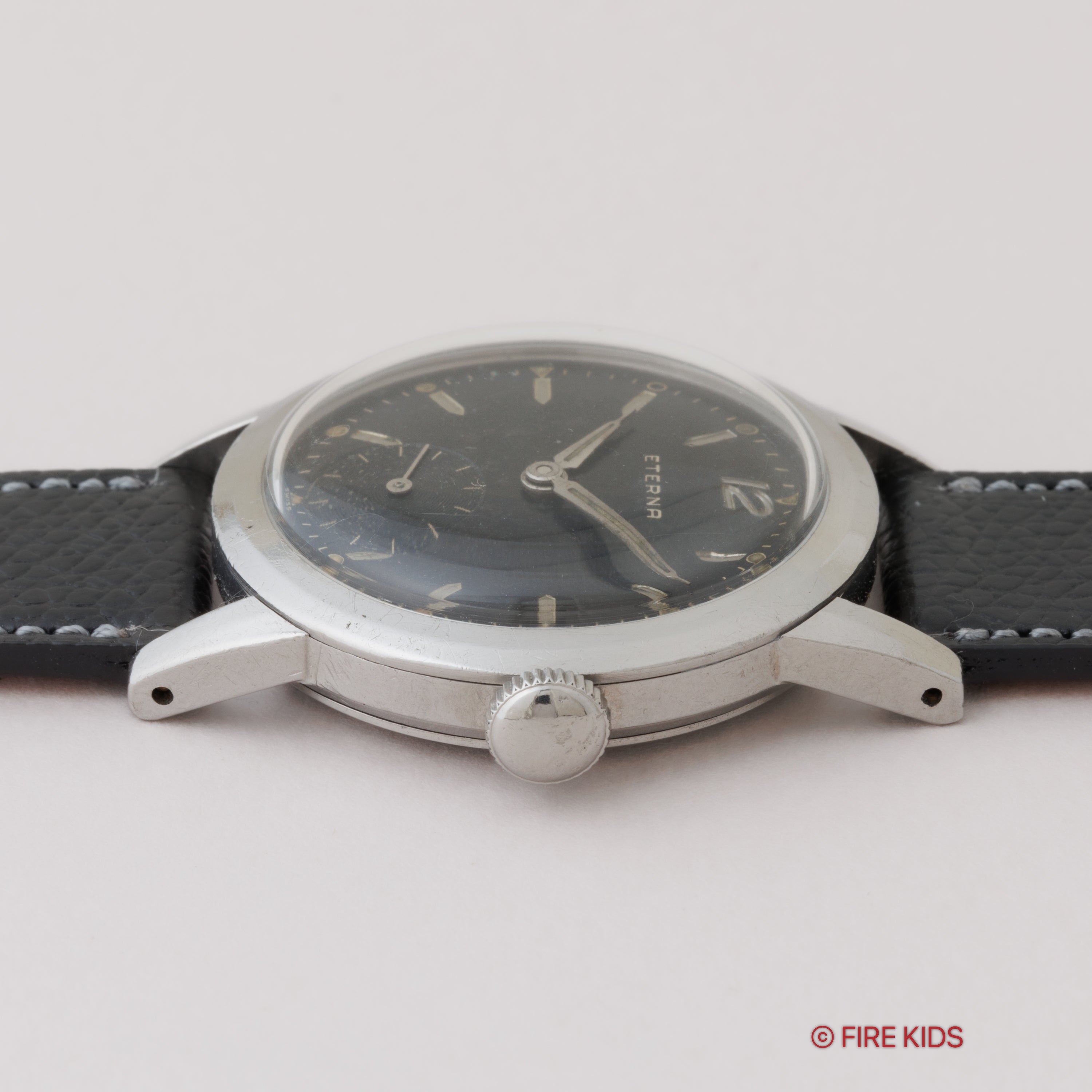 エテルナ ラウンドケース 1950年代製 ブラックミラーダイヤル 手巻 スモールセコンド
